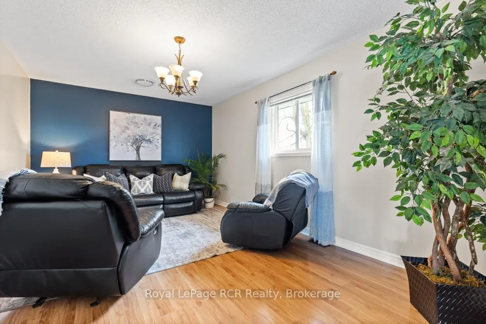Photo 18 of 8008 Wellington Road 7, Mapleton, Rural Mapleton — HOMEH