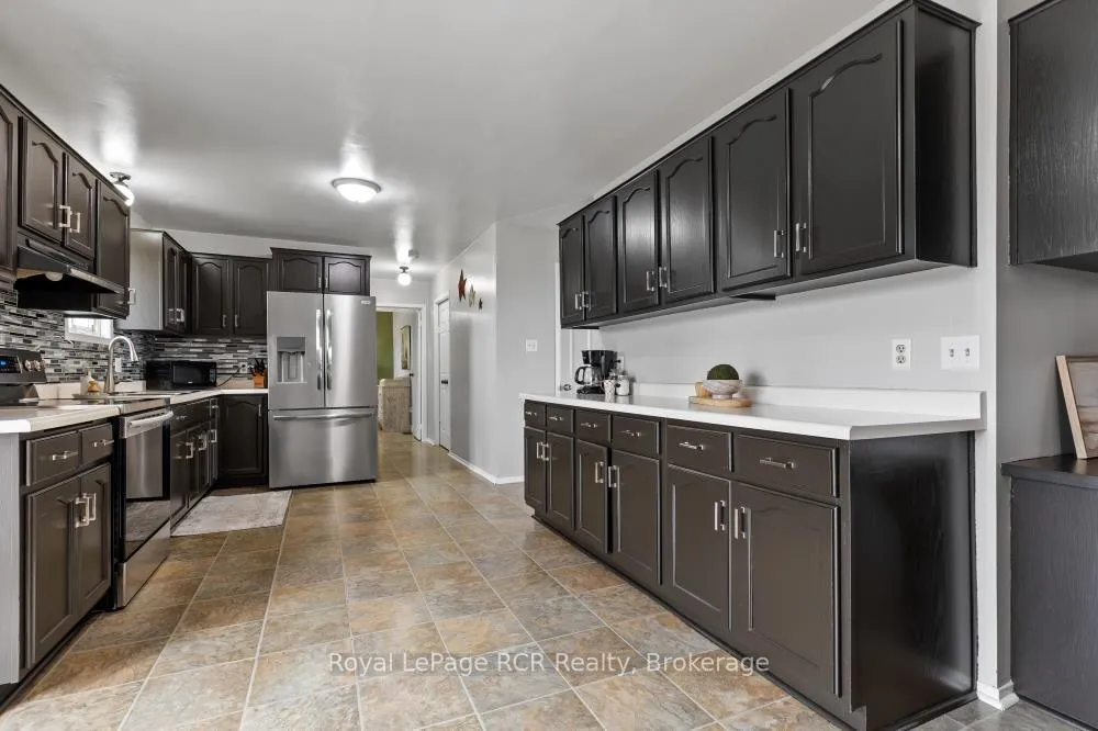 Photo 23 of 8008 Wellington Road 7, Mapleton, Rural Mapleton — HOMEH