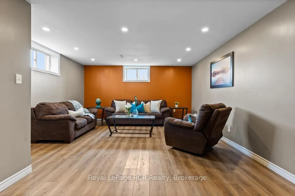 Photo 32 of 8008 Wellington Road 7, Mapleton, Rural Mapleton — HOMEH