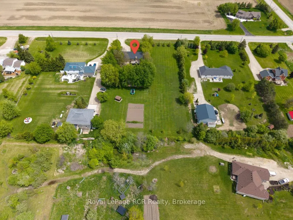 Photo 46 of 8008 Wellington Road 7, Mapleton, Rural Mapleton — HOMEH
