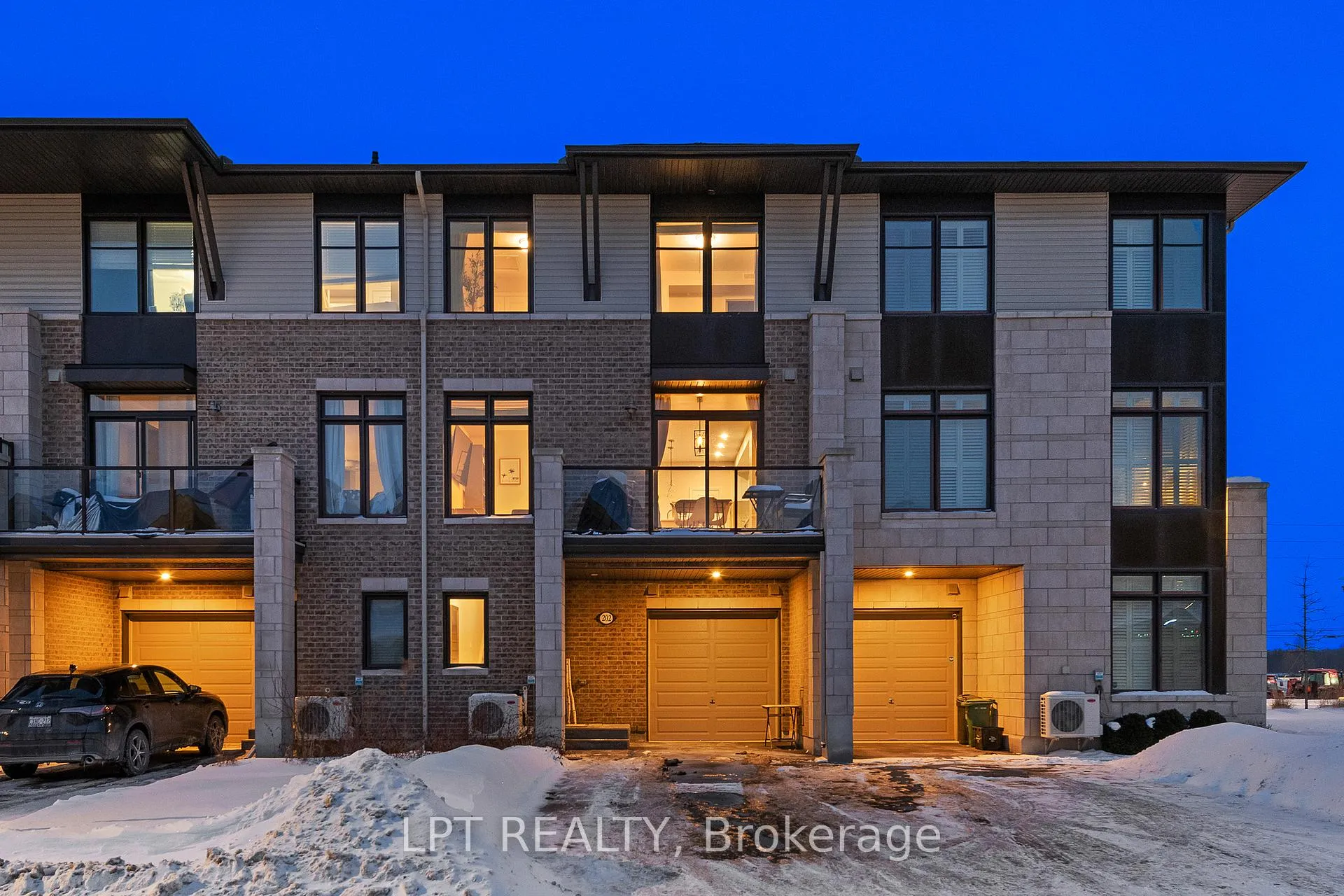 Photo 1 of 202 Hawkmere Way, Ottawa, Blossom Park/Kemp Park/Findlay Creek — HOMEH
