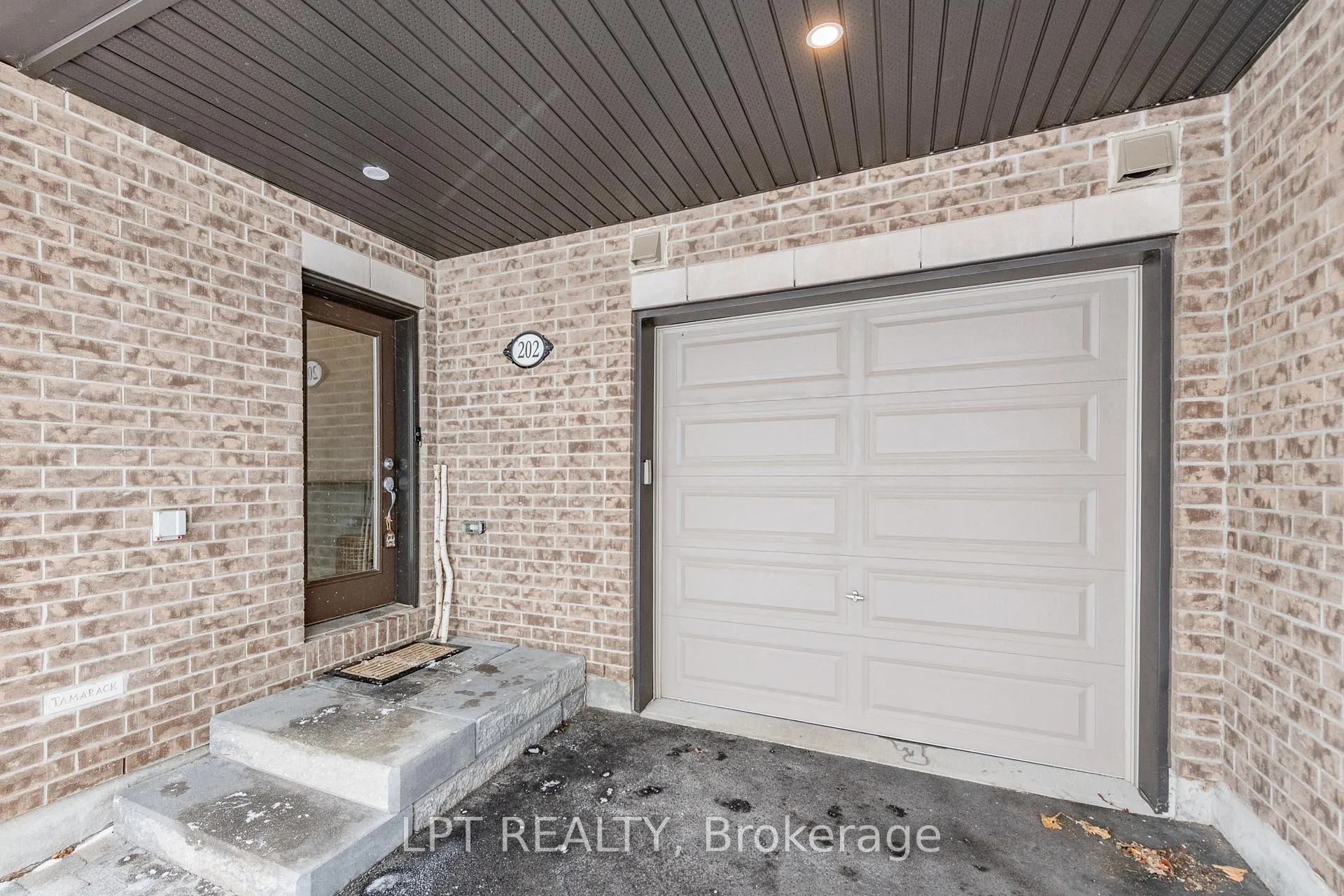 Photo 3 of 202 Hawkmere Way, Ottawa, Blossom Park/Kemp Park/Findlay Creek — HOMEH