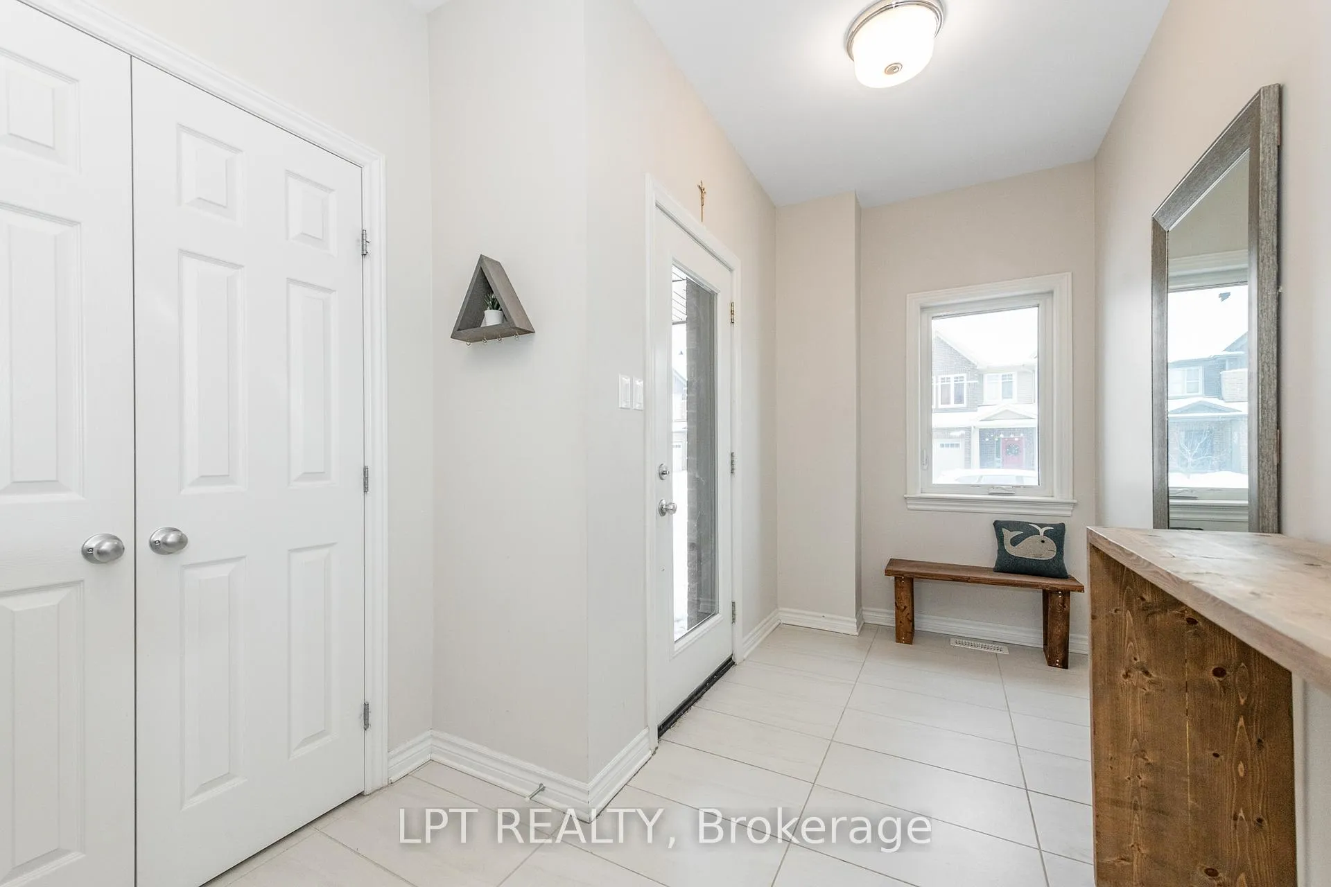 Photo 4 of 202 Hawkmere Way, Ottawa, Blossom Park/Kemp Park/Findlay Creek — HOMEH