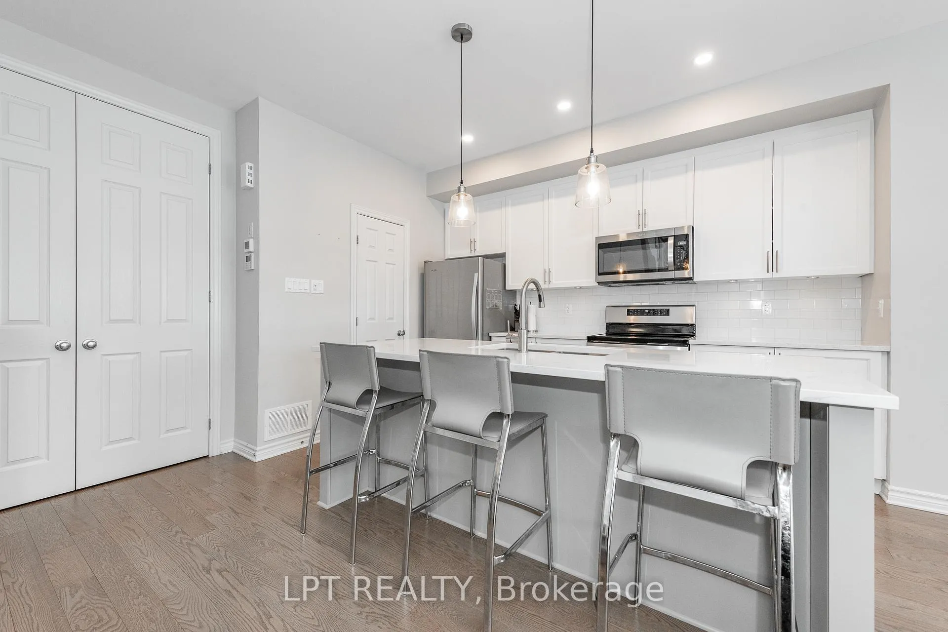 Photo 9 of 202 Hawkmere Way, Ottawa, Blossom Park/Kemp Park/Findlay Creek — HOMEH
