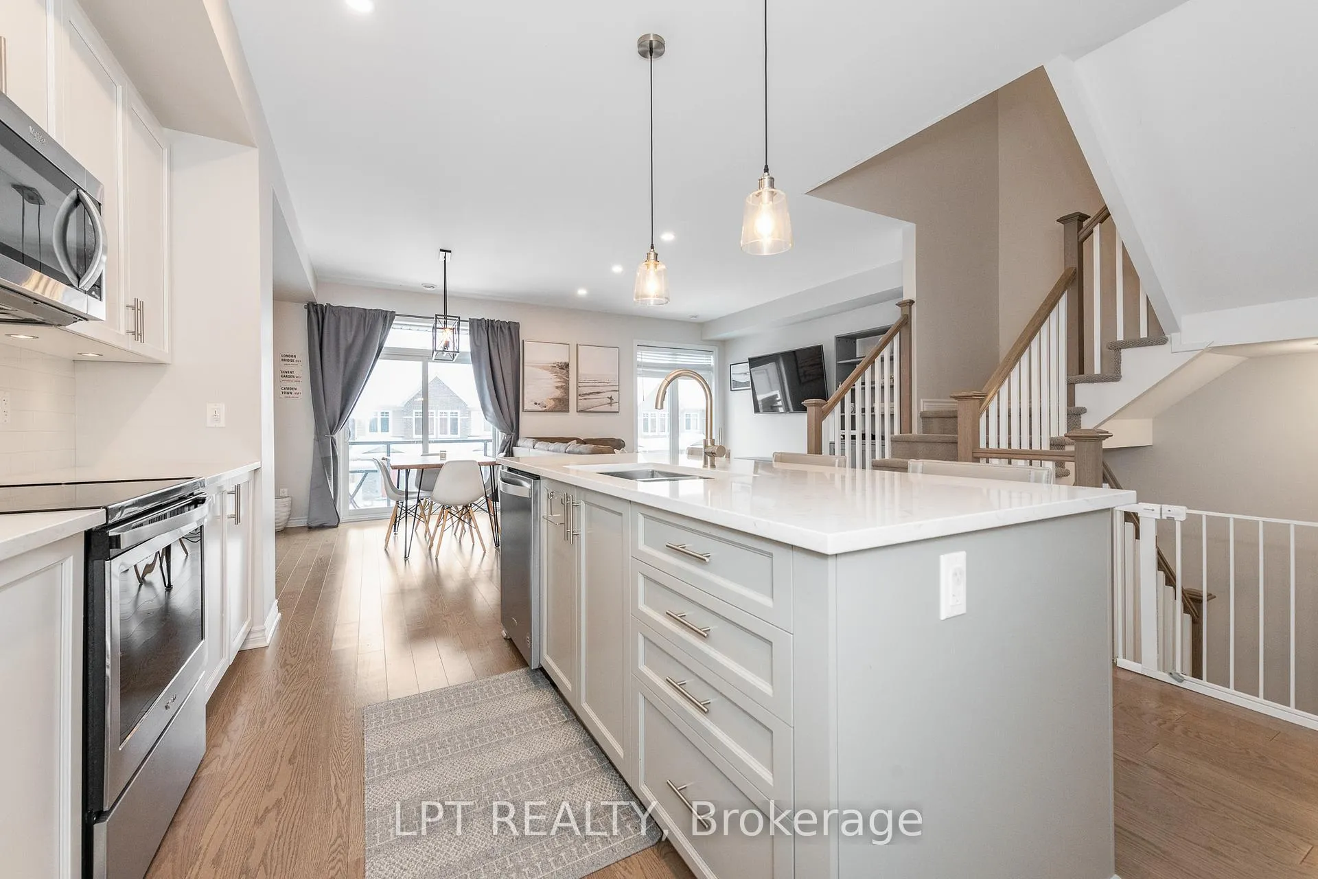 Photo 11 of 202 Hawkmere Way, Ottawa, Blossom Park/Kemp Park/Findlay Creek — HOMEH