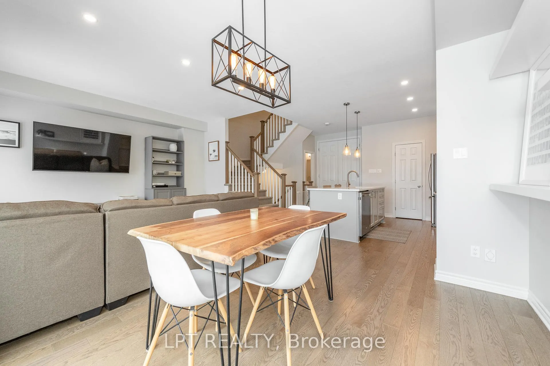 Photo 14 of 202 Hawkmere Way, Ottawa, Blossom Park/Kemp Park/Findlay Creek — HOMEH