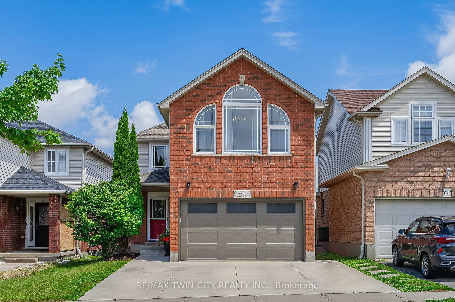 Photo 2 of 68 Steepleridge Street, Kitchener — HOMEH