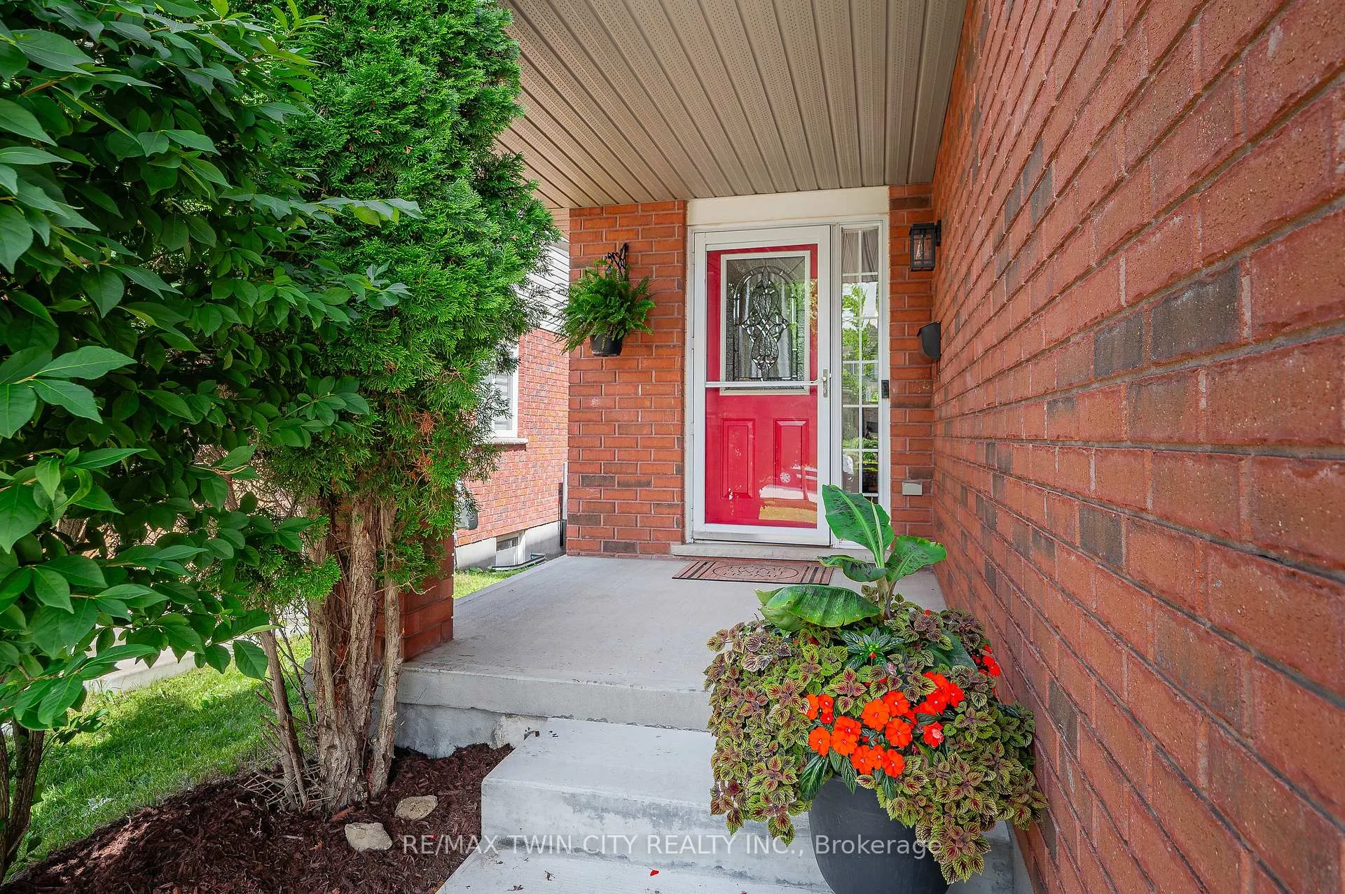 Photo 6 of 68 Steepleridge Street, Kitchener — HOMEH