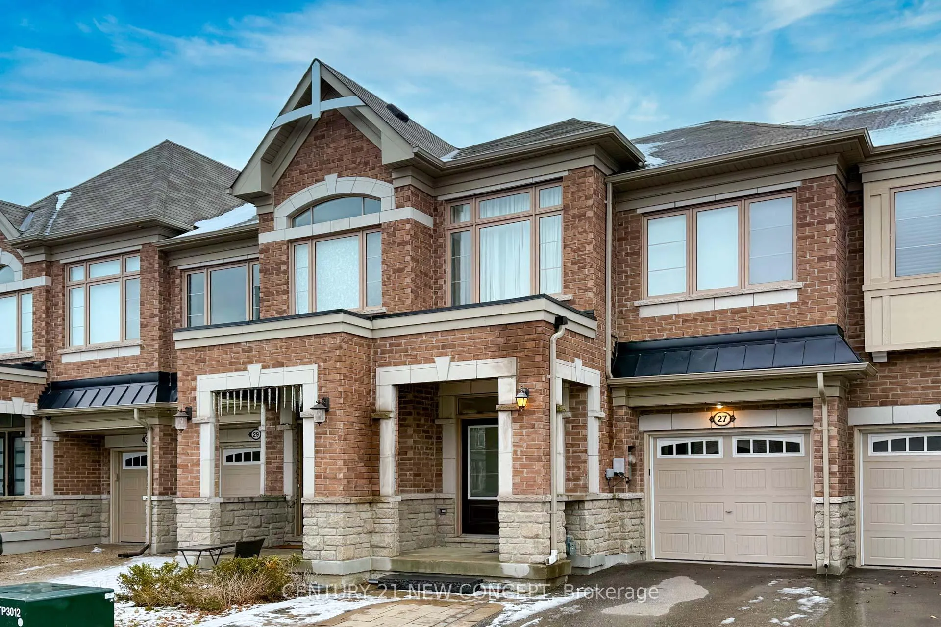 Photo 2 of 27 Vedette Way, Vaughan, Vellore Village — HOMEH