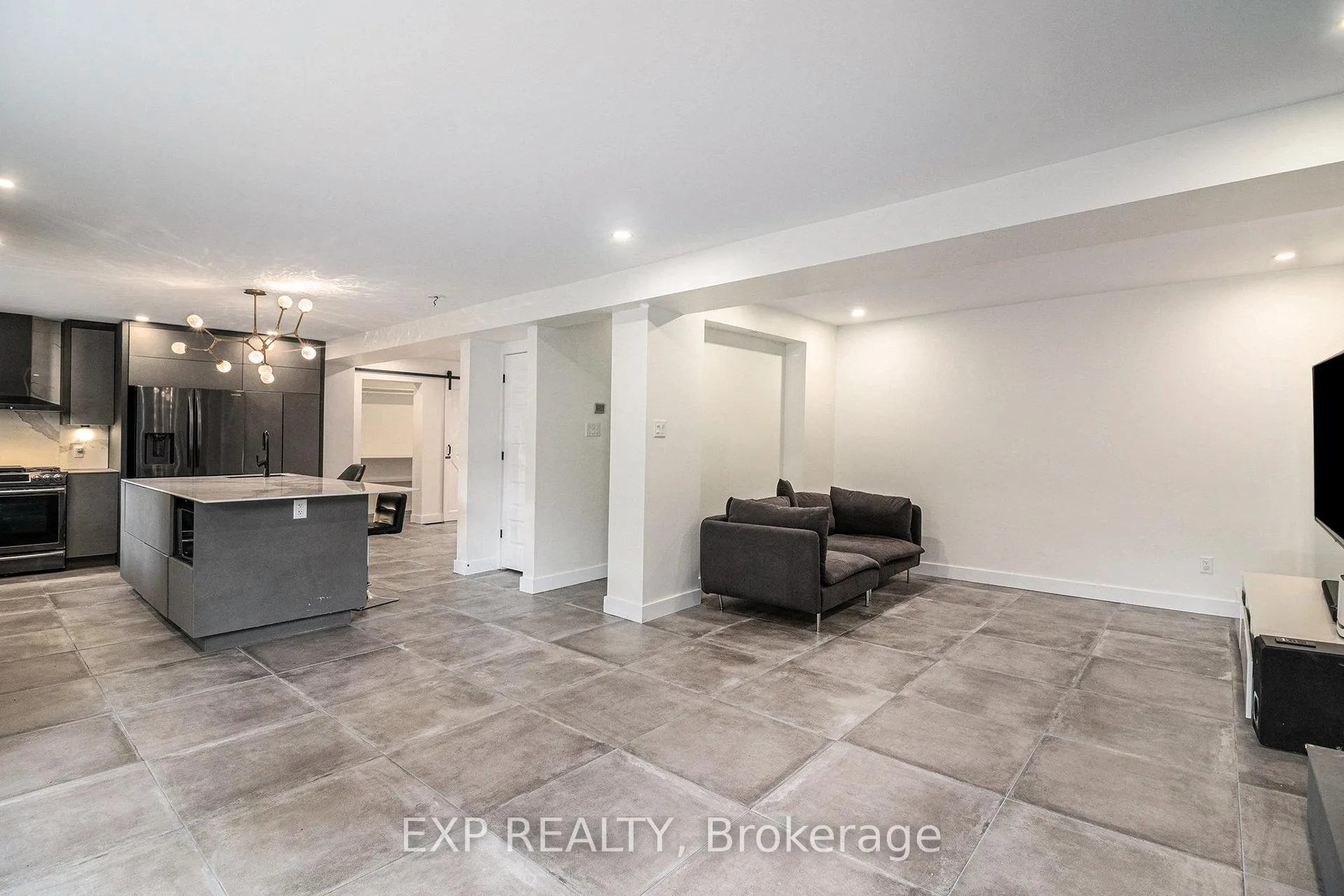 Photo 7 of 2195 Niagara Drive, Ottawa, Applewood Acres — HOMEH
