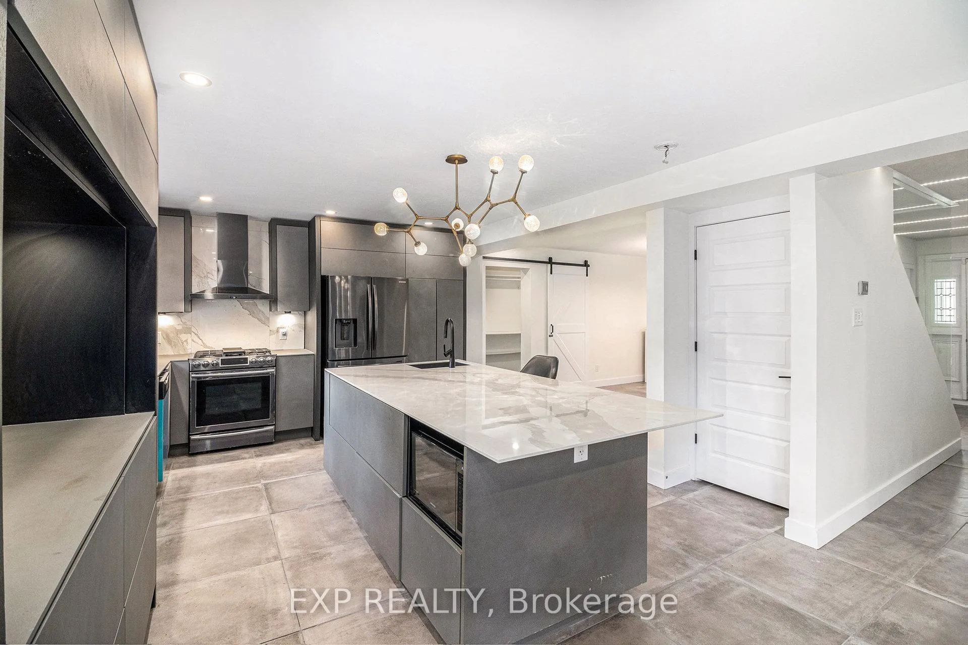 Photo 14 of 2195 Niagara Drive, Ottawa, Applewood Acres — HOMEH