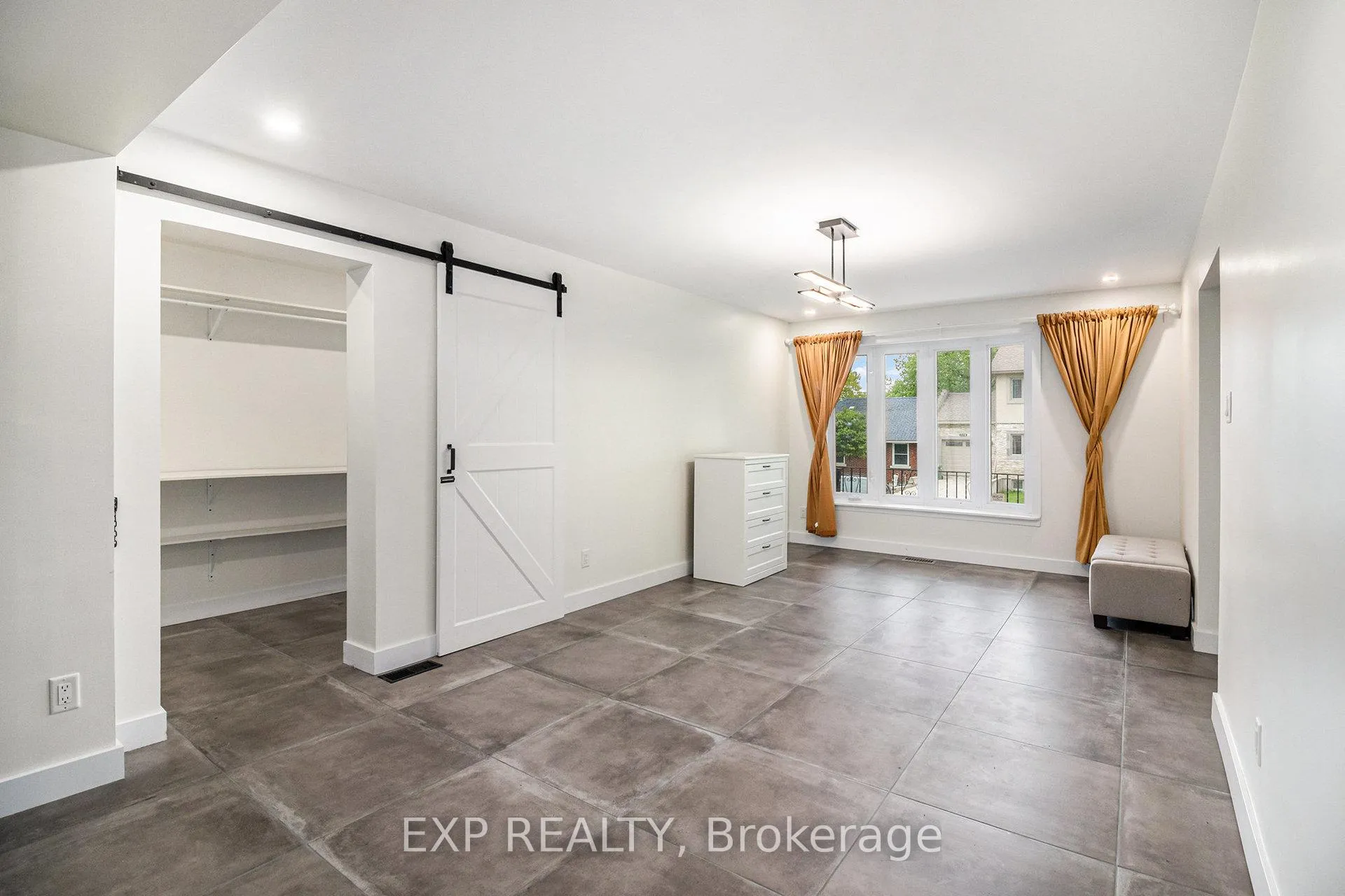 Photo 18 of 2195 Niagara Drive, Ottawa, Applewood Acres — HOMEH