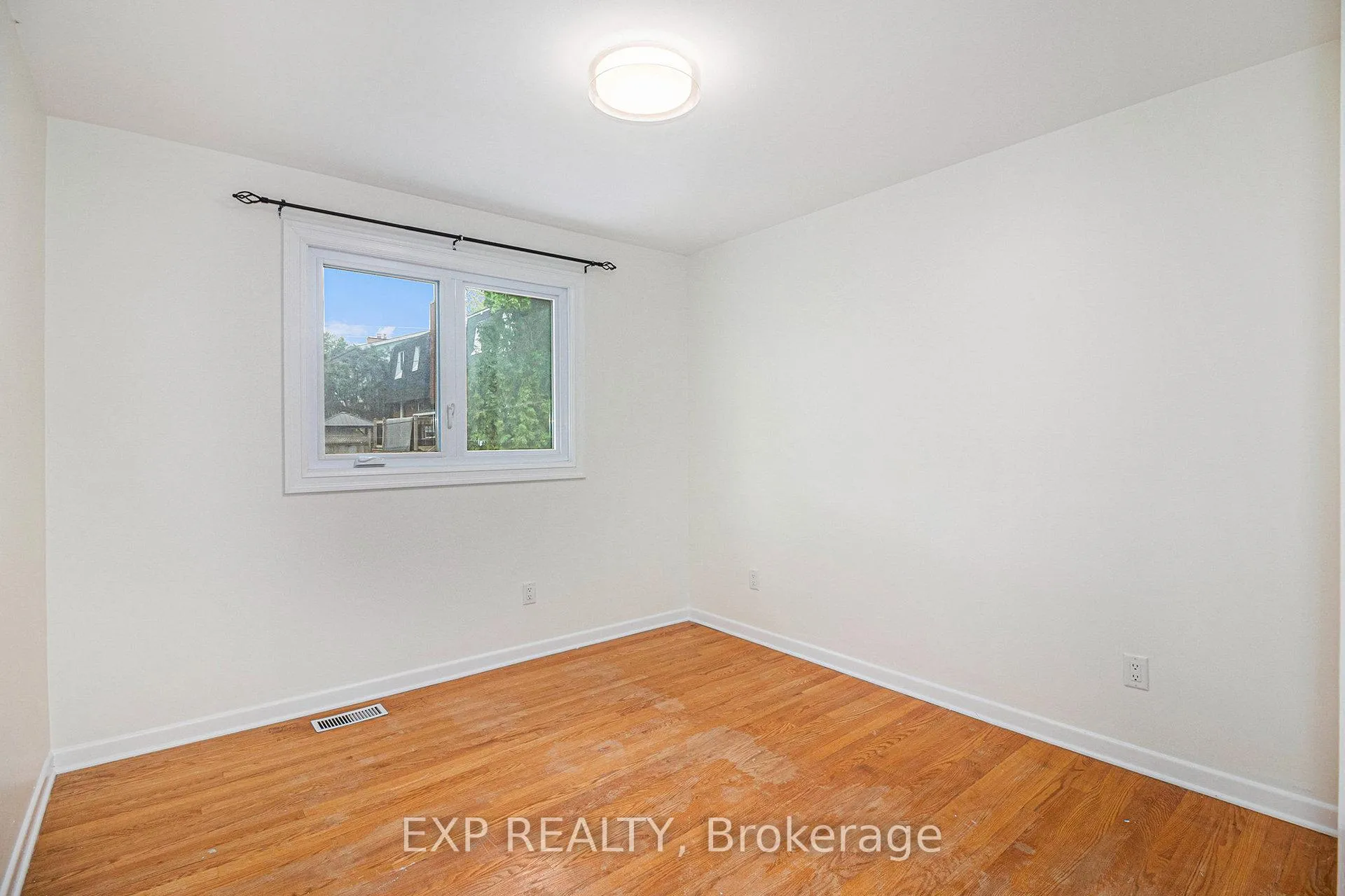 Photo 28 of 2195 Niagara Drive, Ottawa, Applewood Acres — HOMEH