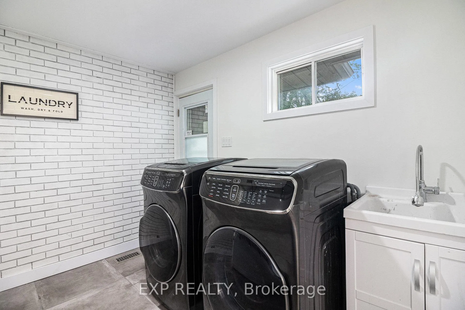 Photo 30 of 2195 Niagara Drive, Ottawa, Applewood Acres — HOMEH