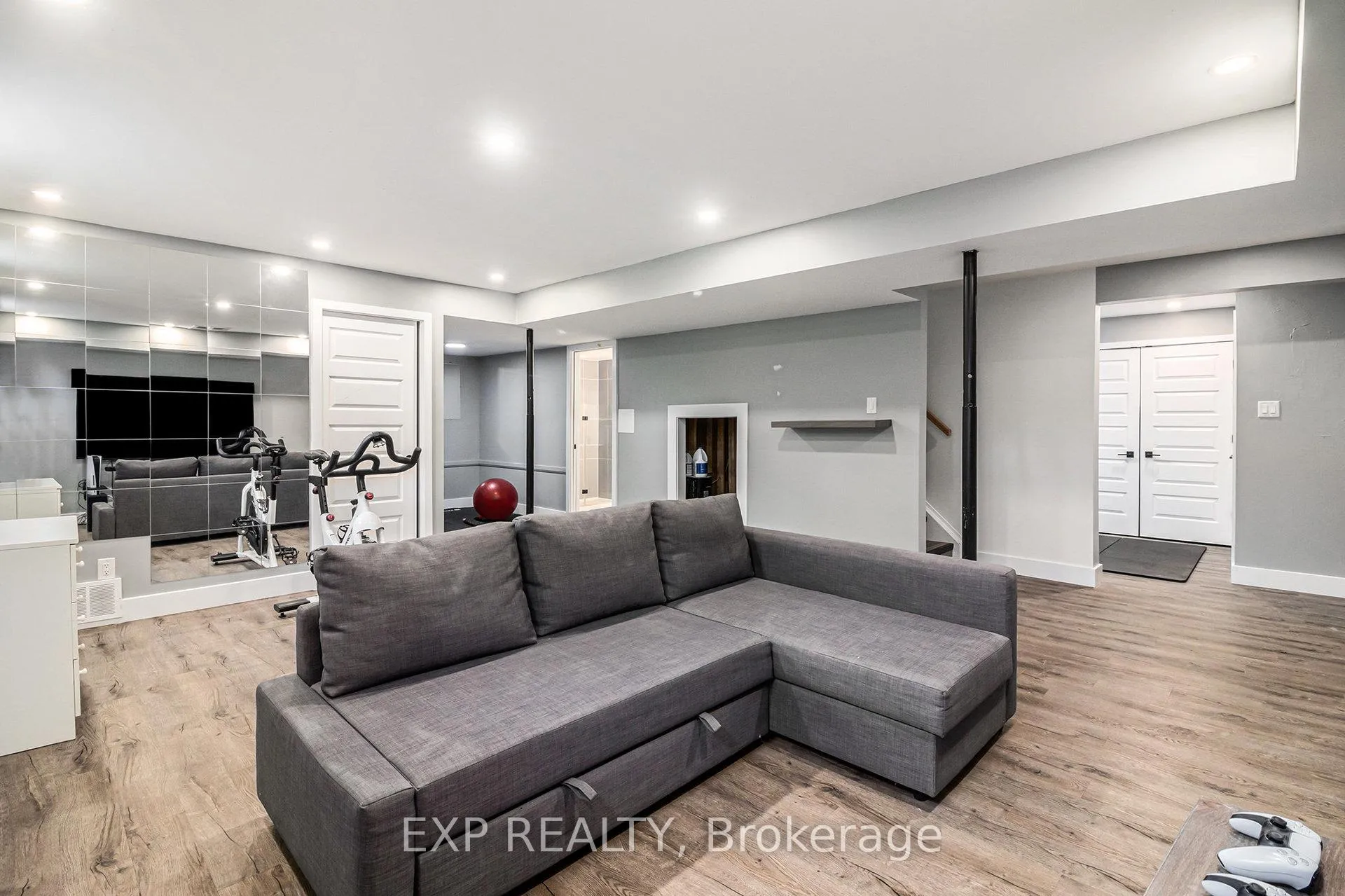 Photo 32 of 2195 Niagara Drive, Ottawa, Applewood Acres — HOMEH