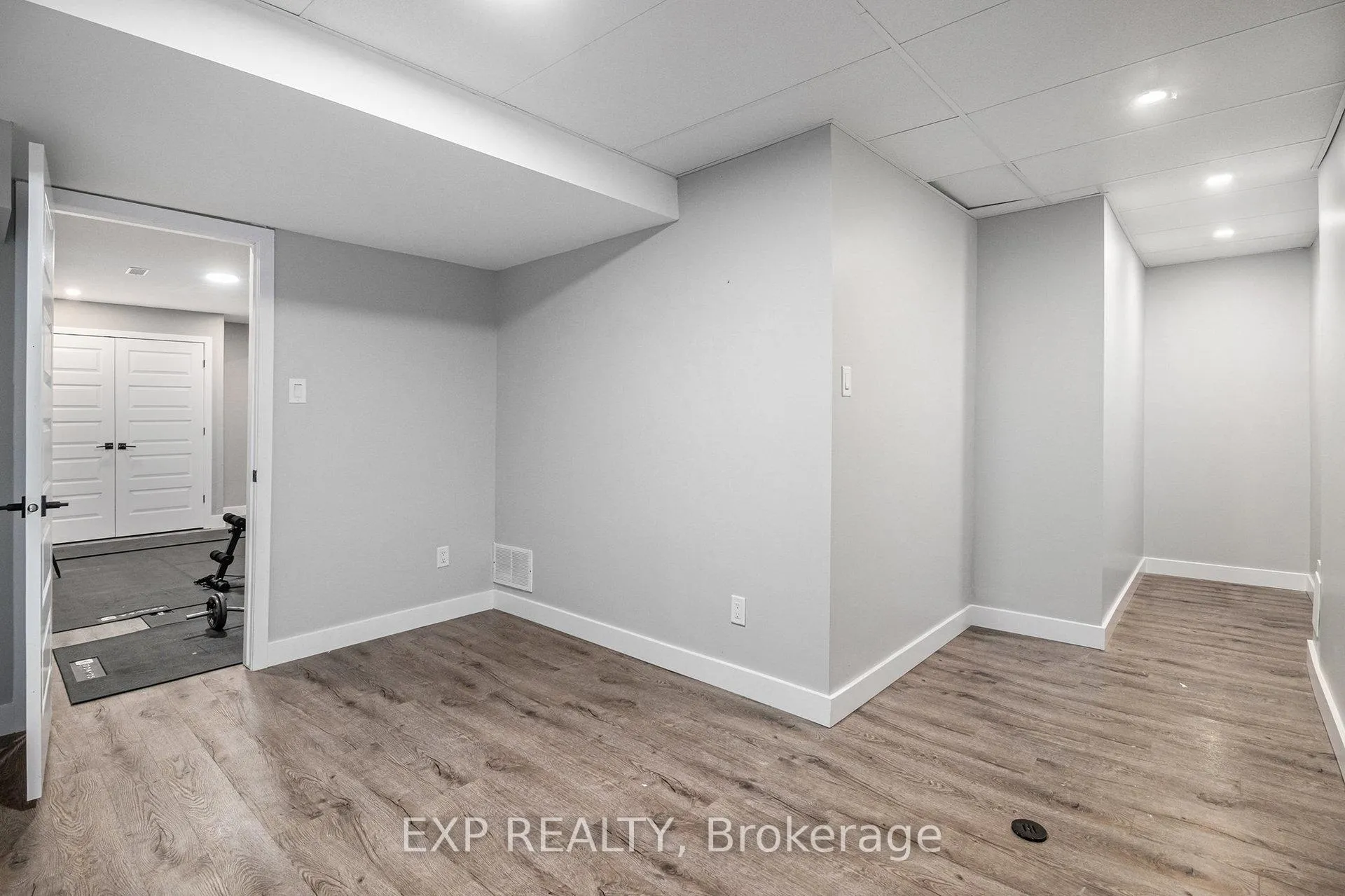 Photo 35 of 2195 Niagara Drive, Ottawa, Applewood Acres — HOMEH