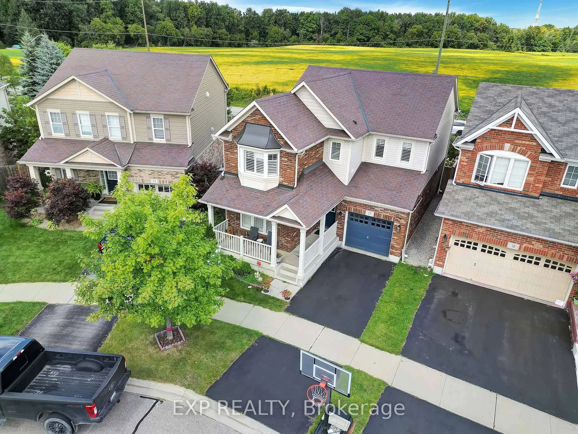 Photo 2 of 27 Beattie Crescent, Cambridge — HOMEH