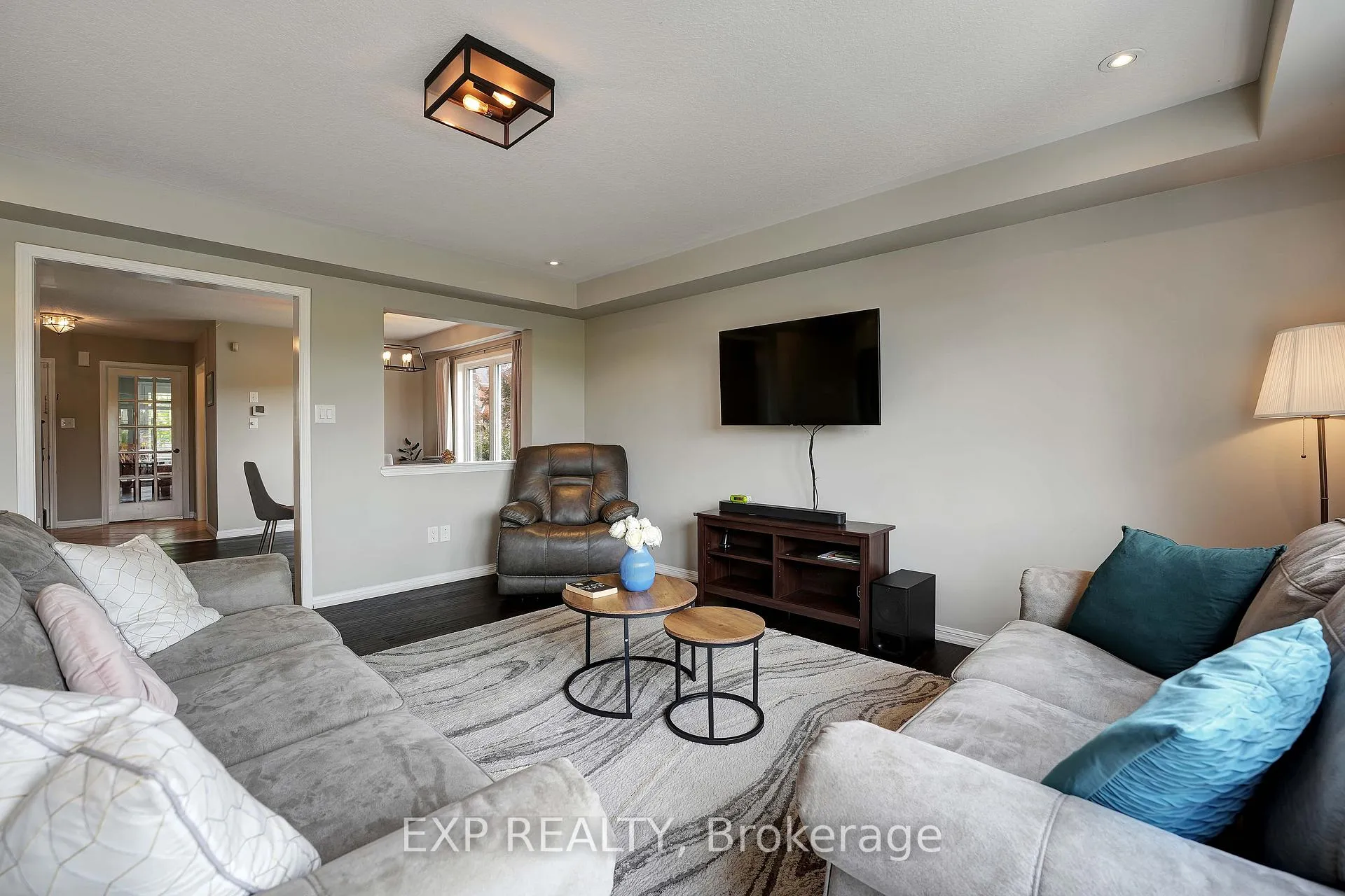 Photo 9 of 27 Beattie Crescent, Cambridge — HOMEH