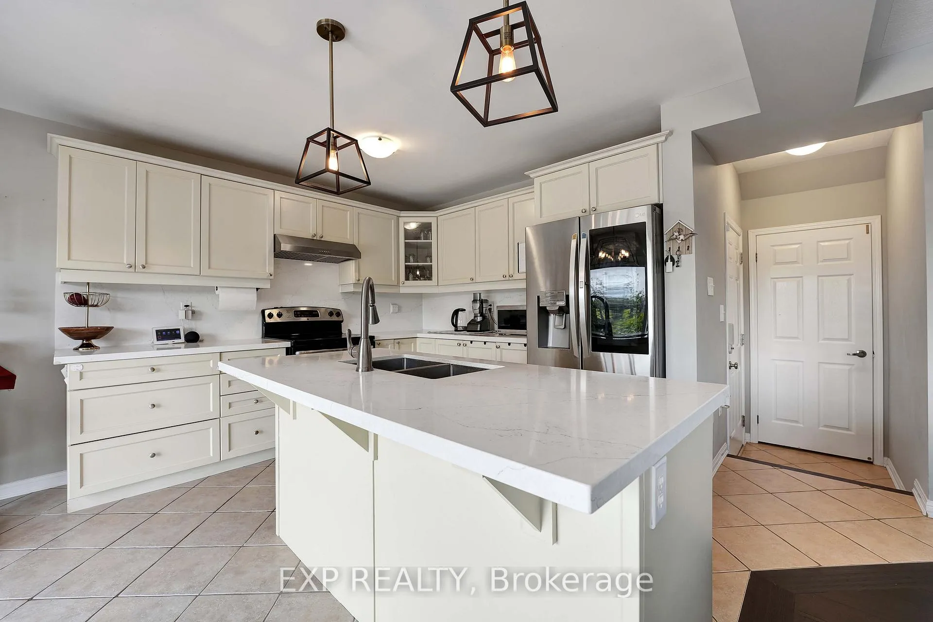 Photo 10 of 27 Beattie Crescent, Cambridge — HOMEH