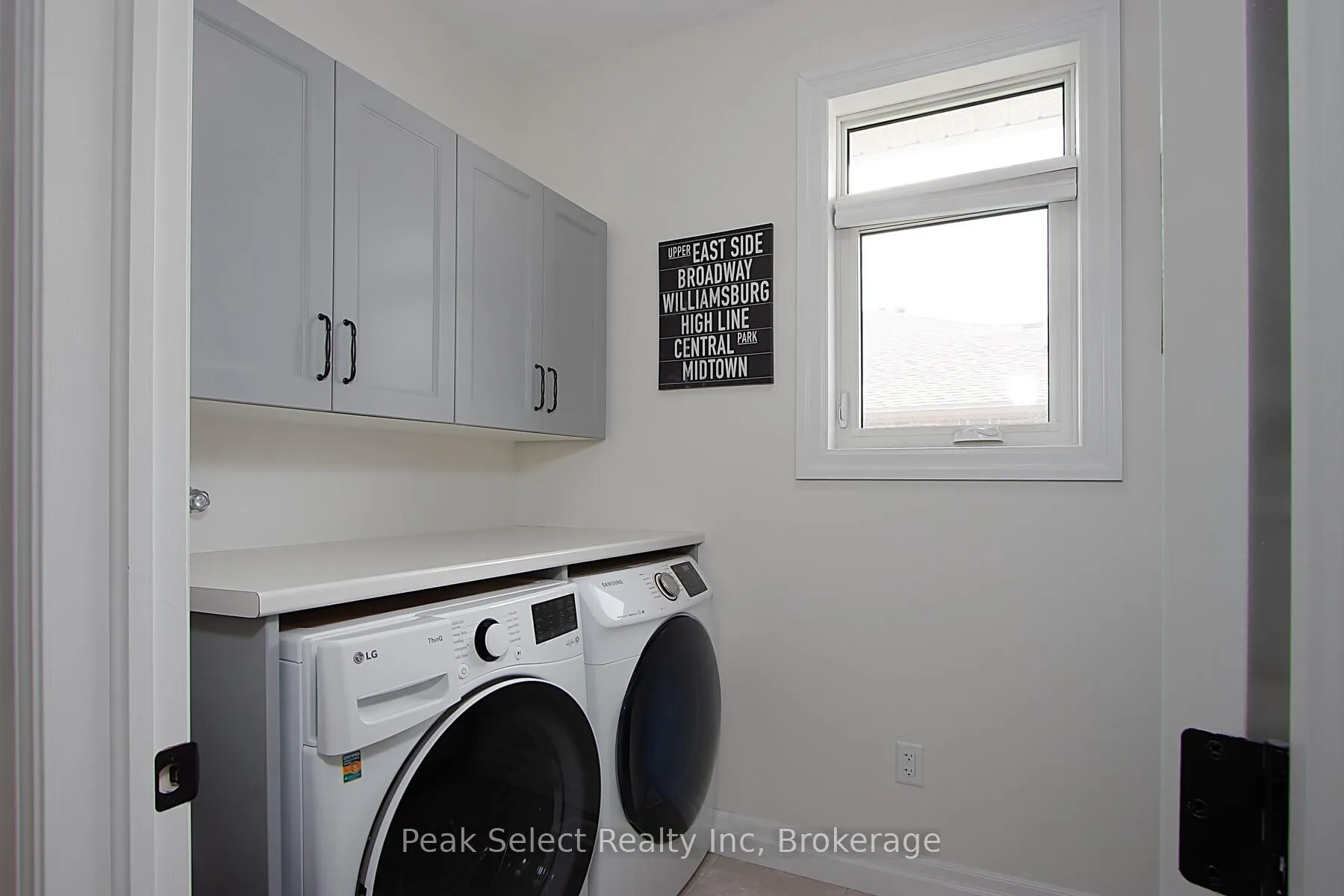 Photo 41 of 343 Tracy Street, St. Marys — HOMEH