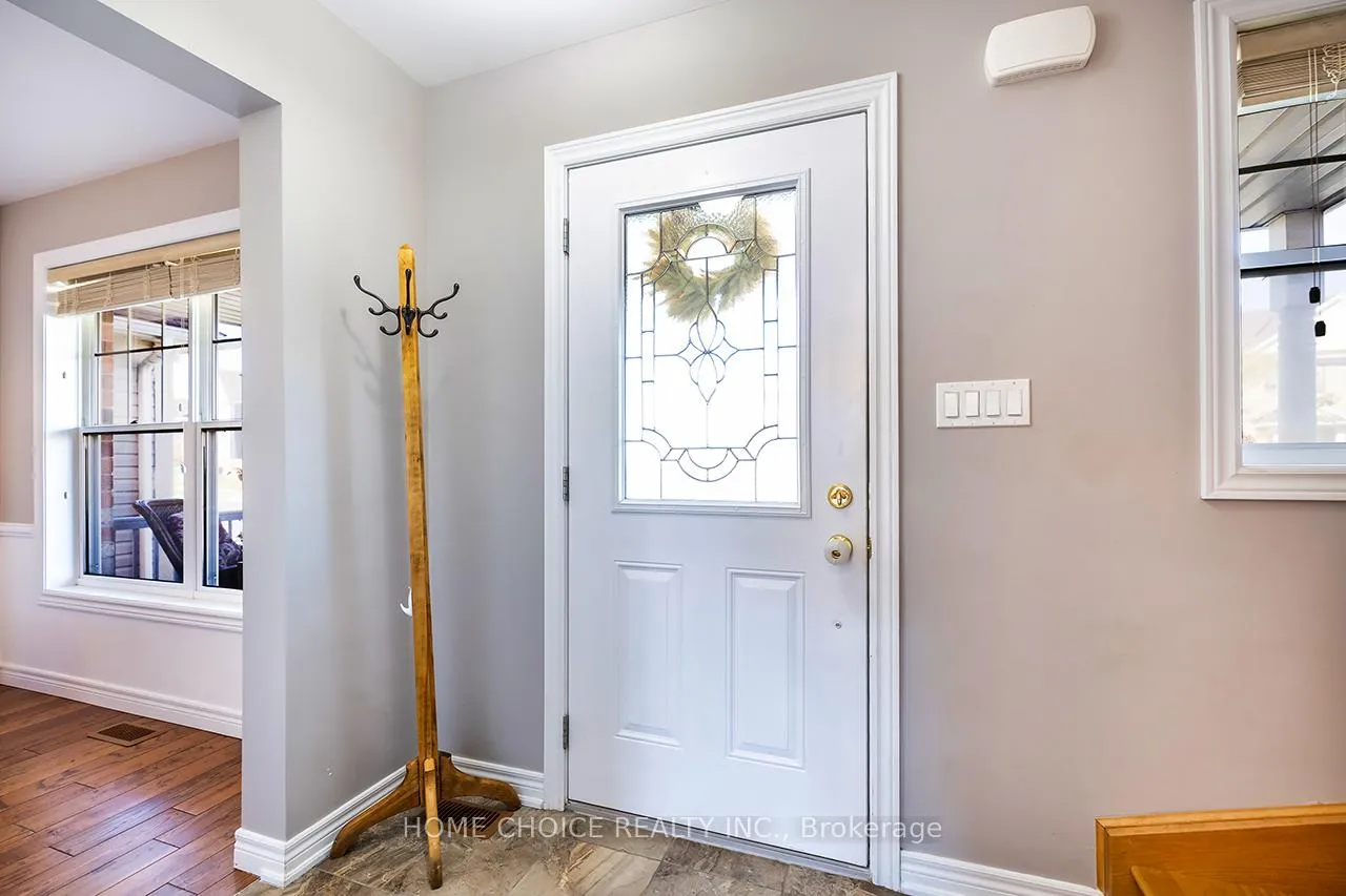 Photo 4 of 912 Broadway Boulevard, Peterborough, Northcrest Ward 5 — HOMEH