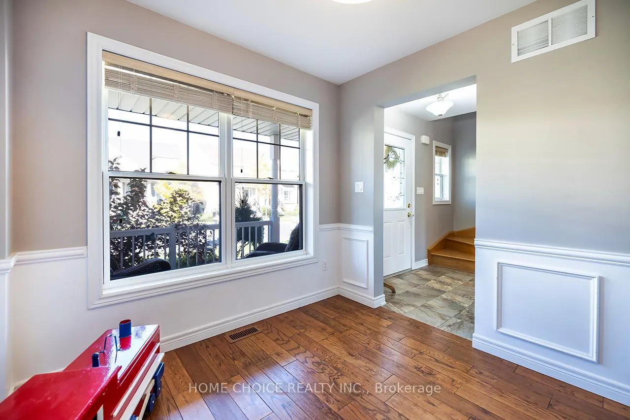 Photo 8 of 912 Broadway Boulevard, Peterborough, Northcrest Ward 5 — HOMEH