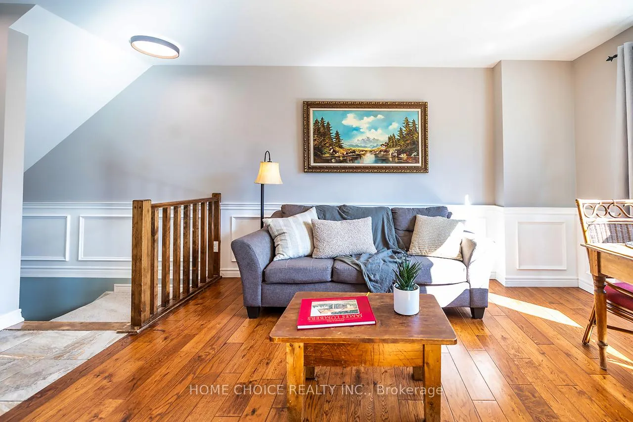 Photo 10 of 912 Broadway Boulevard, Peterborough, Northcrest Ward 5 — HOMEH