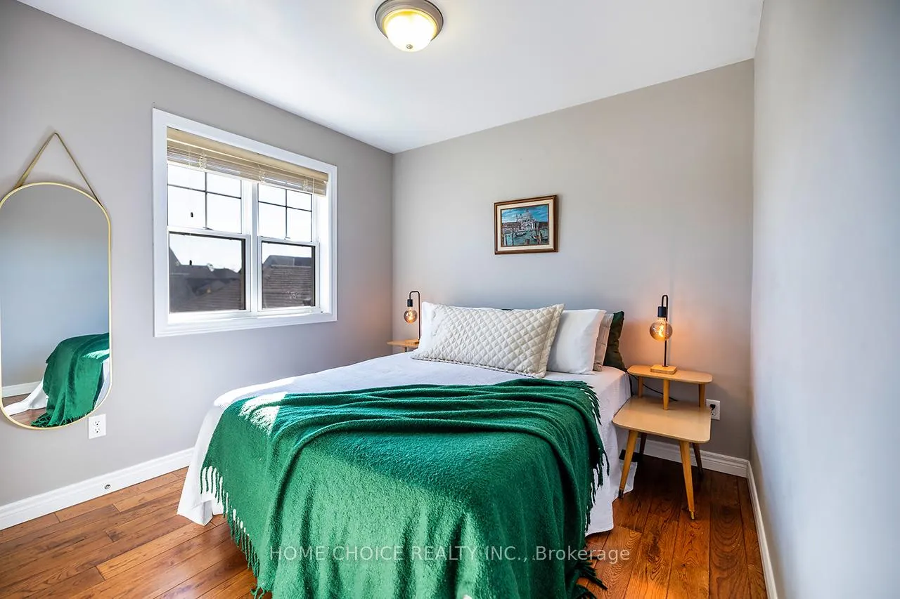 Photo 23 of 912 Broadway Boulevard, Peterborough, Northcrest Ward 5 — HOMEH
