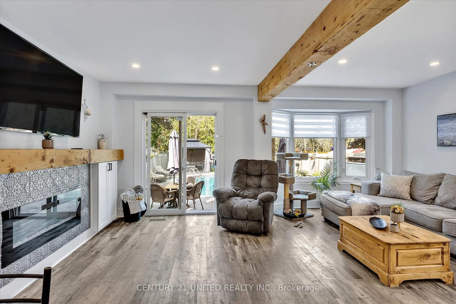 Photo 3 of 472 Burnham Manor Court, Cobourg — HOMEH
