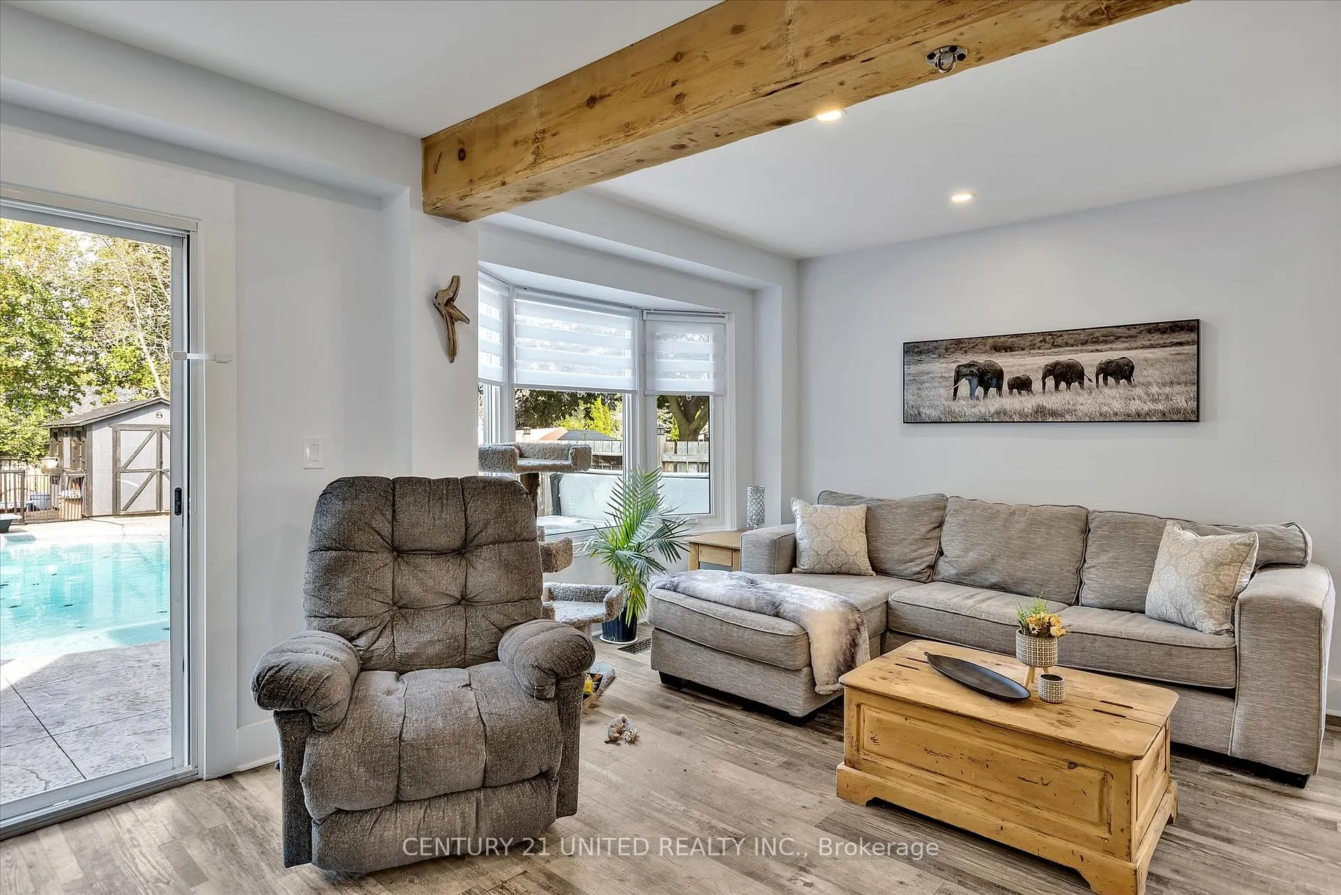 Photo 4 of 472 Burnham Manor Court, Cobourg — HOMEH