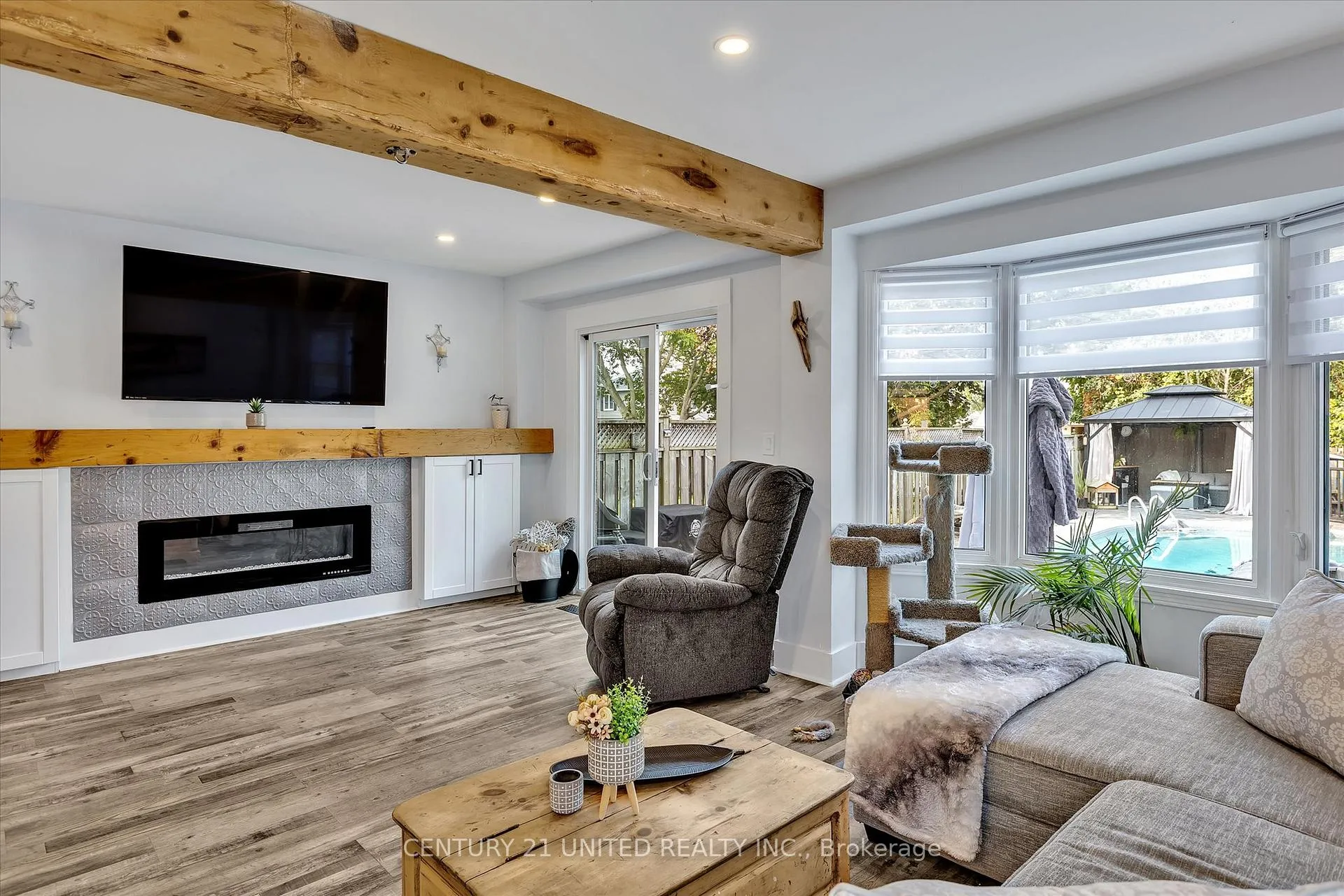 Photo 5 of 472 Burnham Manor Court, Cobourg — HOMEH