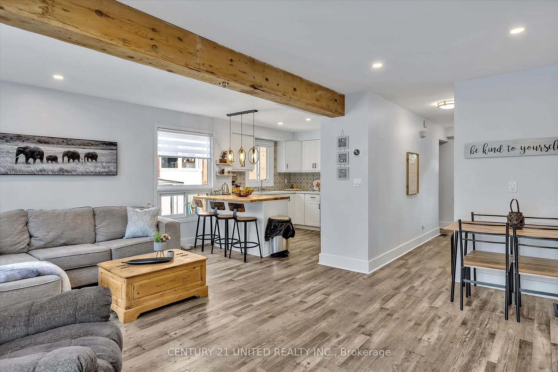Photo 6 of 472 Burnham Manor Court, Cobourg — HOMEH