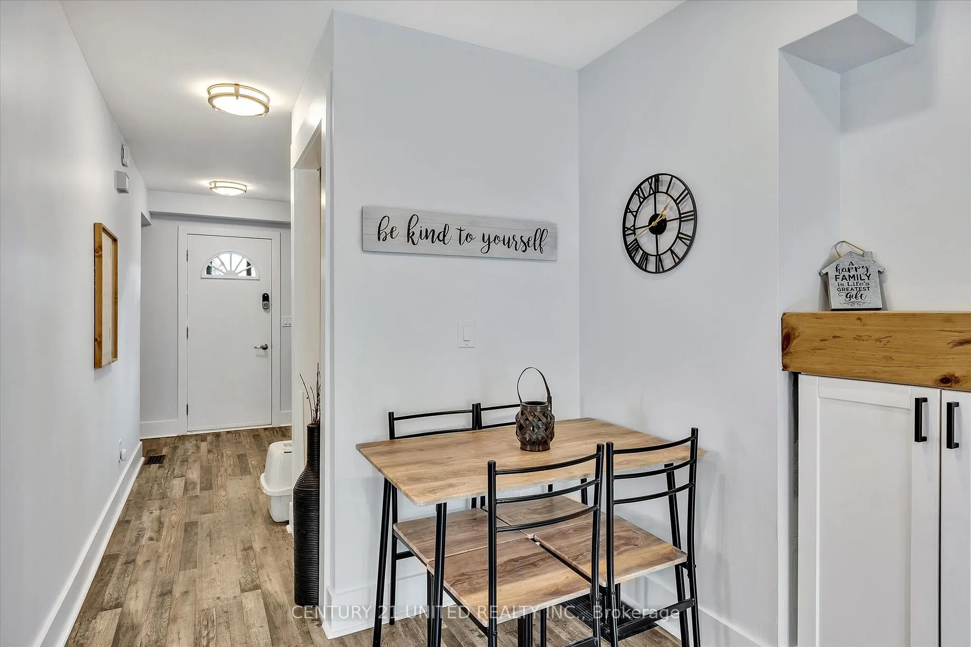 Photo 7 of 472 Burnham Manor Court, Cobourg — HOMEH