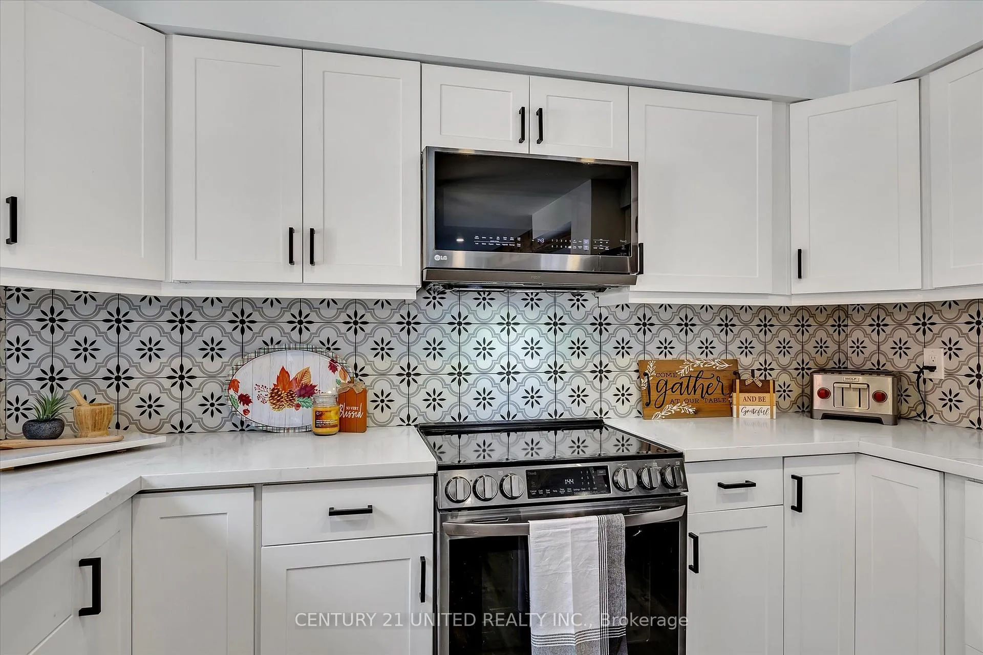 Photo 10 of 472 Burnham Manor Court, Cobourg — HOMEH