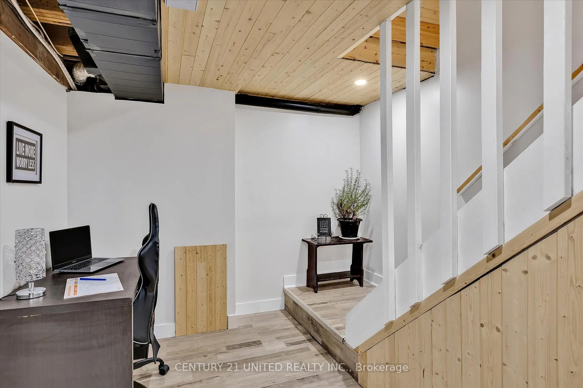 Photo 20 of 472 Burnham Manor Court, Cobourg — HOMEH