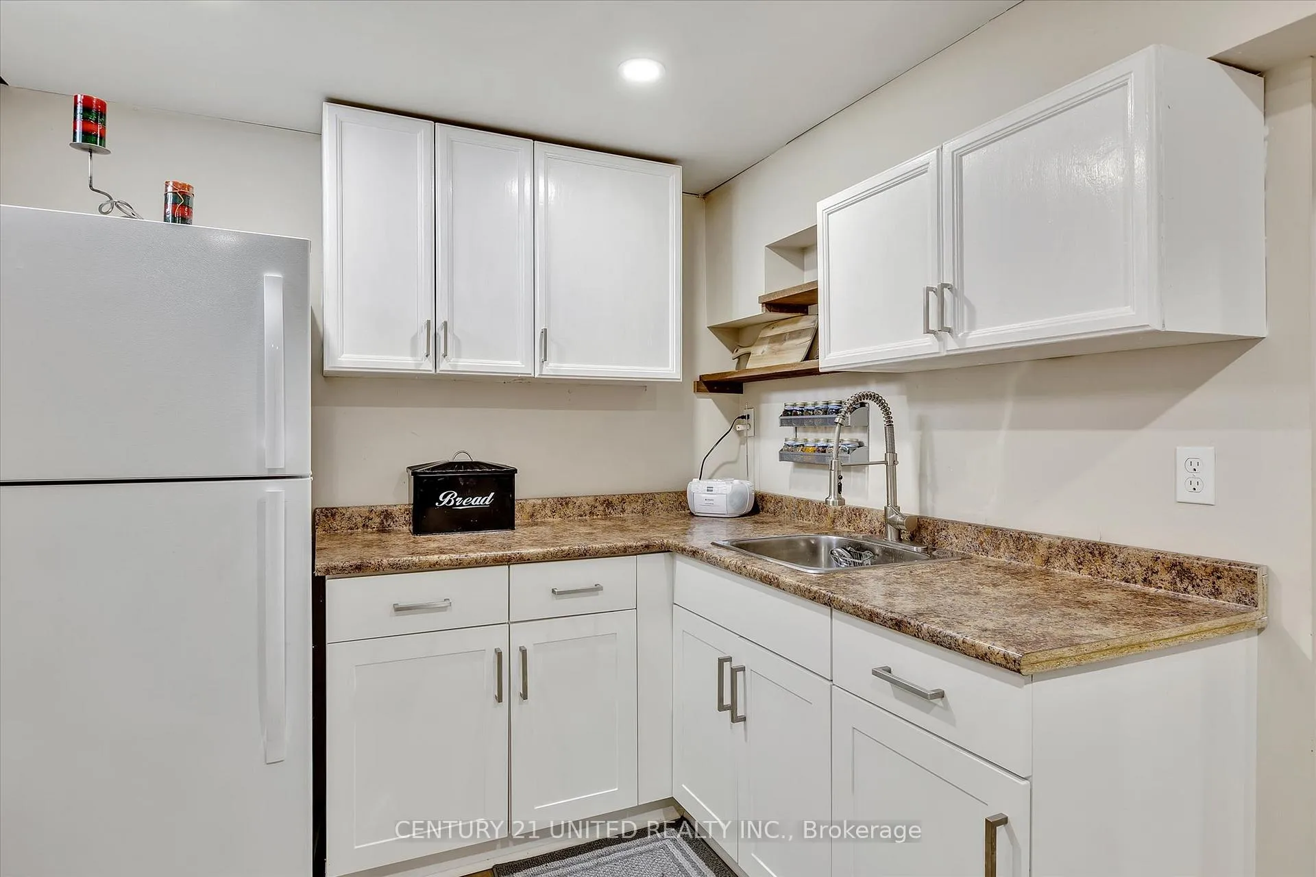 Photo 21 of 472 Burnham Manor Court, Cobourg — HOMEH