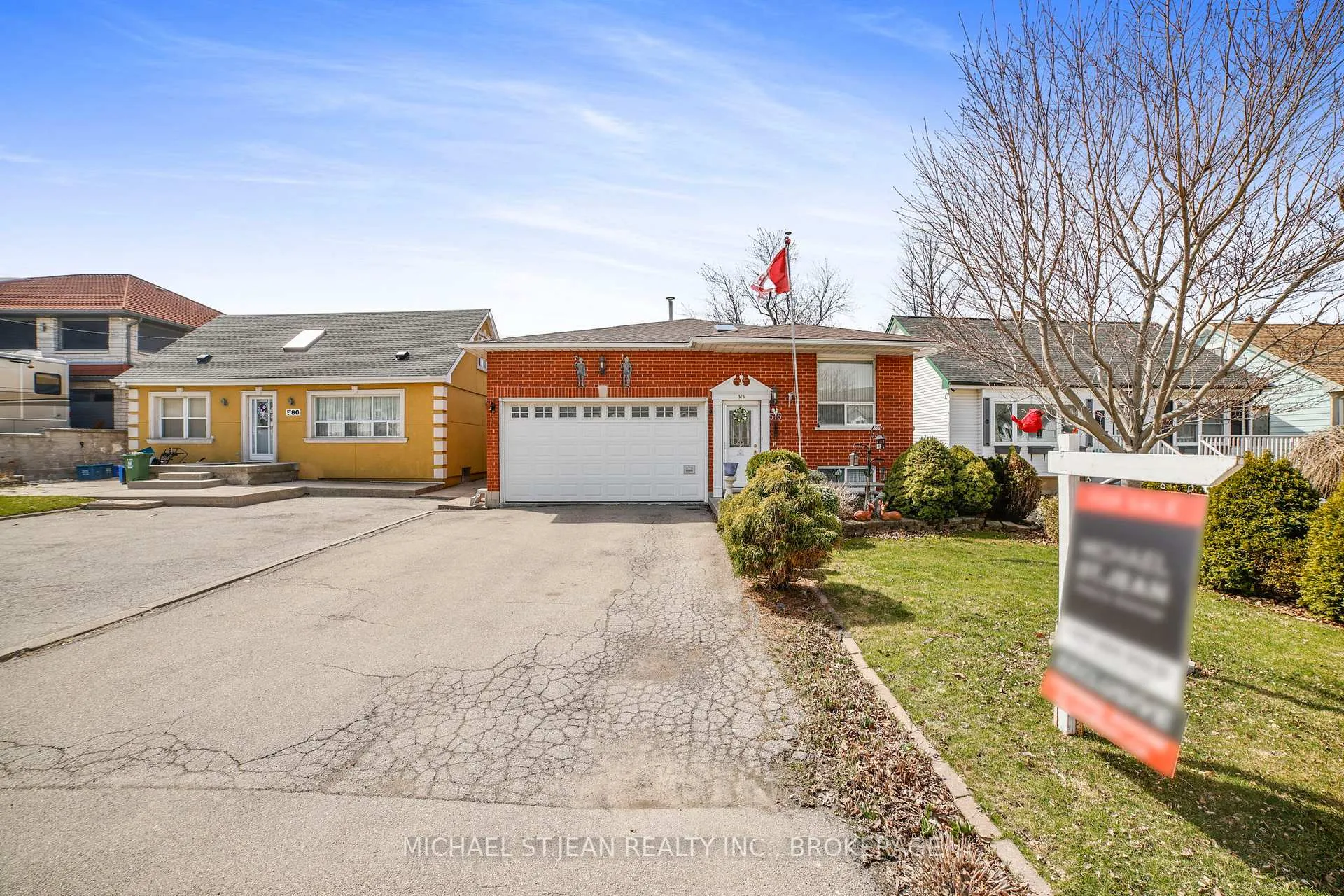 Photo 3 of 576 Stone Church Road E, Hamilton, Butler — HOMEH