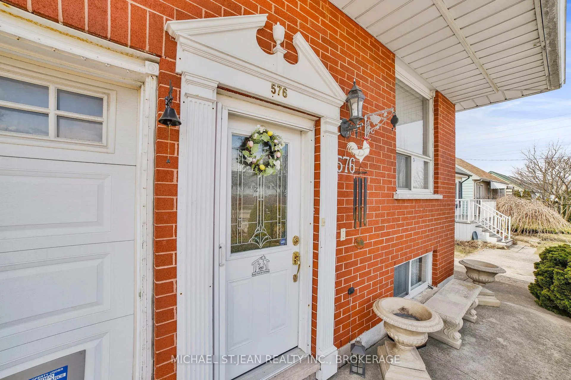 Photo 5 of 576 Stone Church Road E, Hamilton, Butler — HOMEH