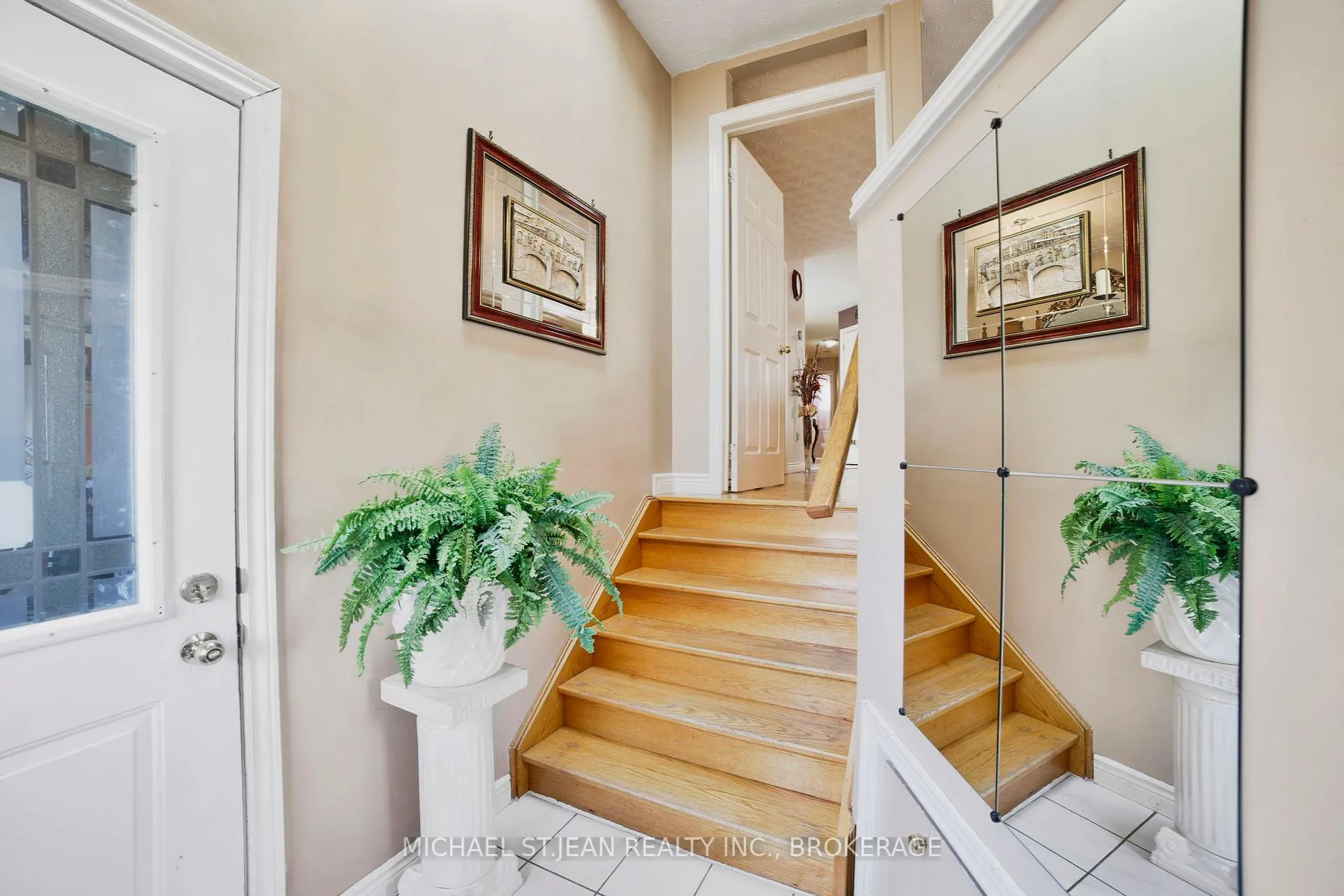 Photo 6 of 576 Stone Church Road E, Hamilton, Butler — HOMEH