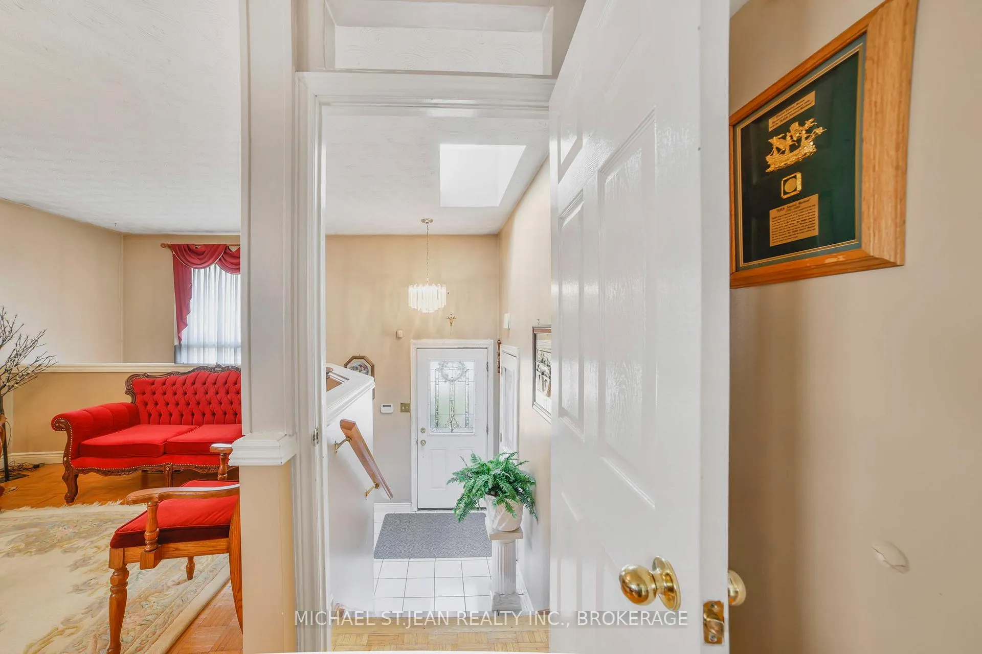 Photo 7 of 576 Stone Church Road E, Hamilton, Butler — HOMEH