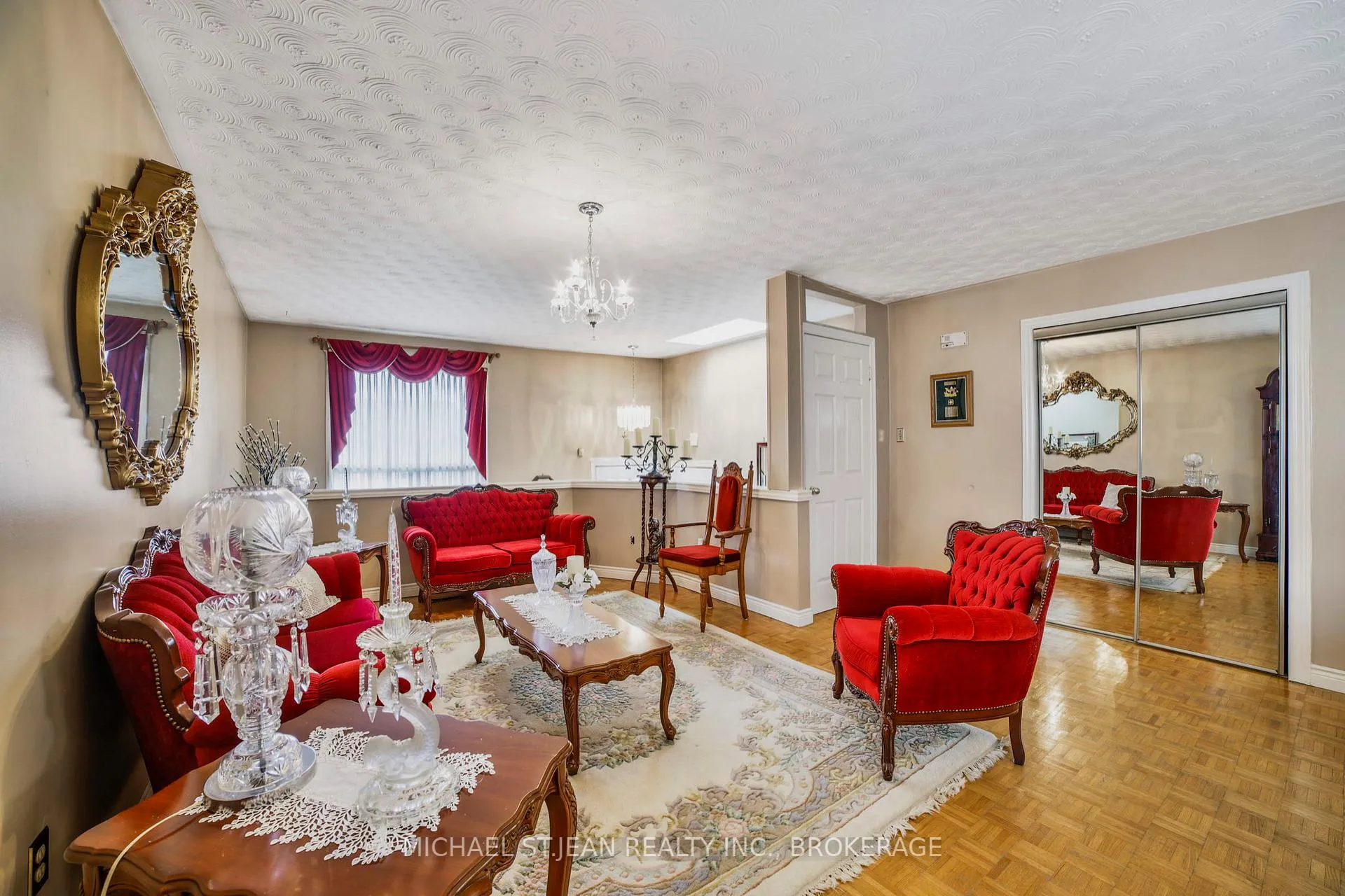 Photo 8 of 576 Stone Church Road E, Hamilton, Butler — HOMEH