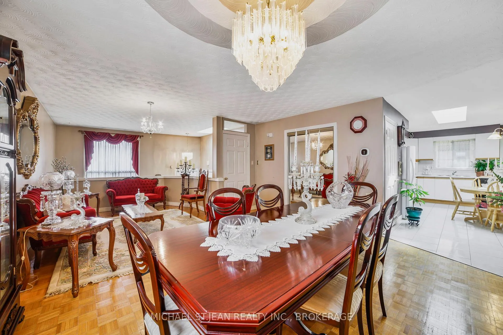 Photo 11 of 576 Stone Church Road E, Hamilton, Butler — HOMEH