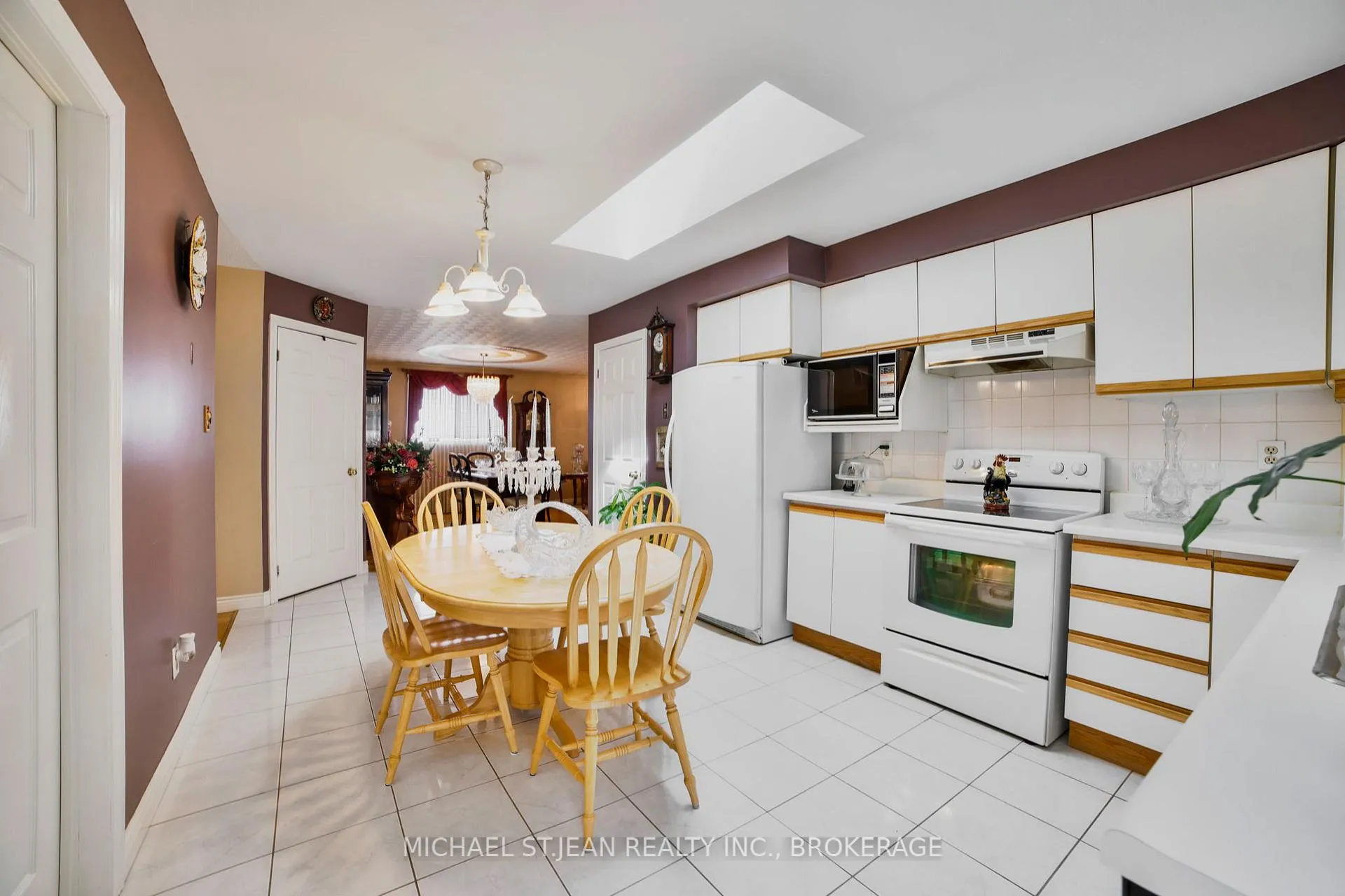 Photo 14 of 576 Stone Church Road E, Hamilton, Butler — HOMEH