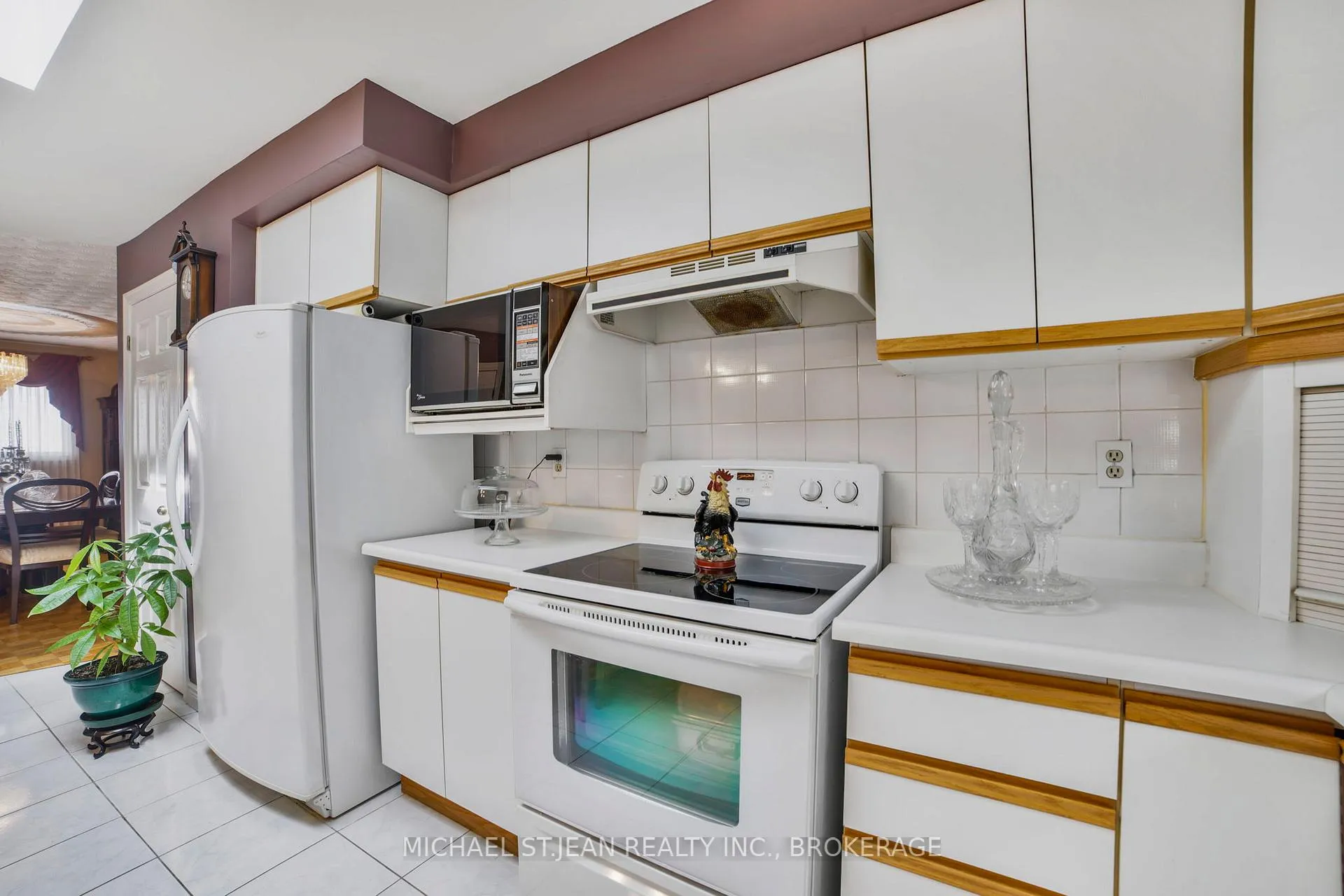 Photo 16 of 576 Stone Church Road E, Hamilton, Butler — HOMEH