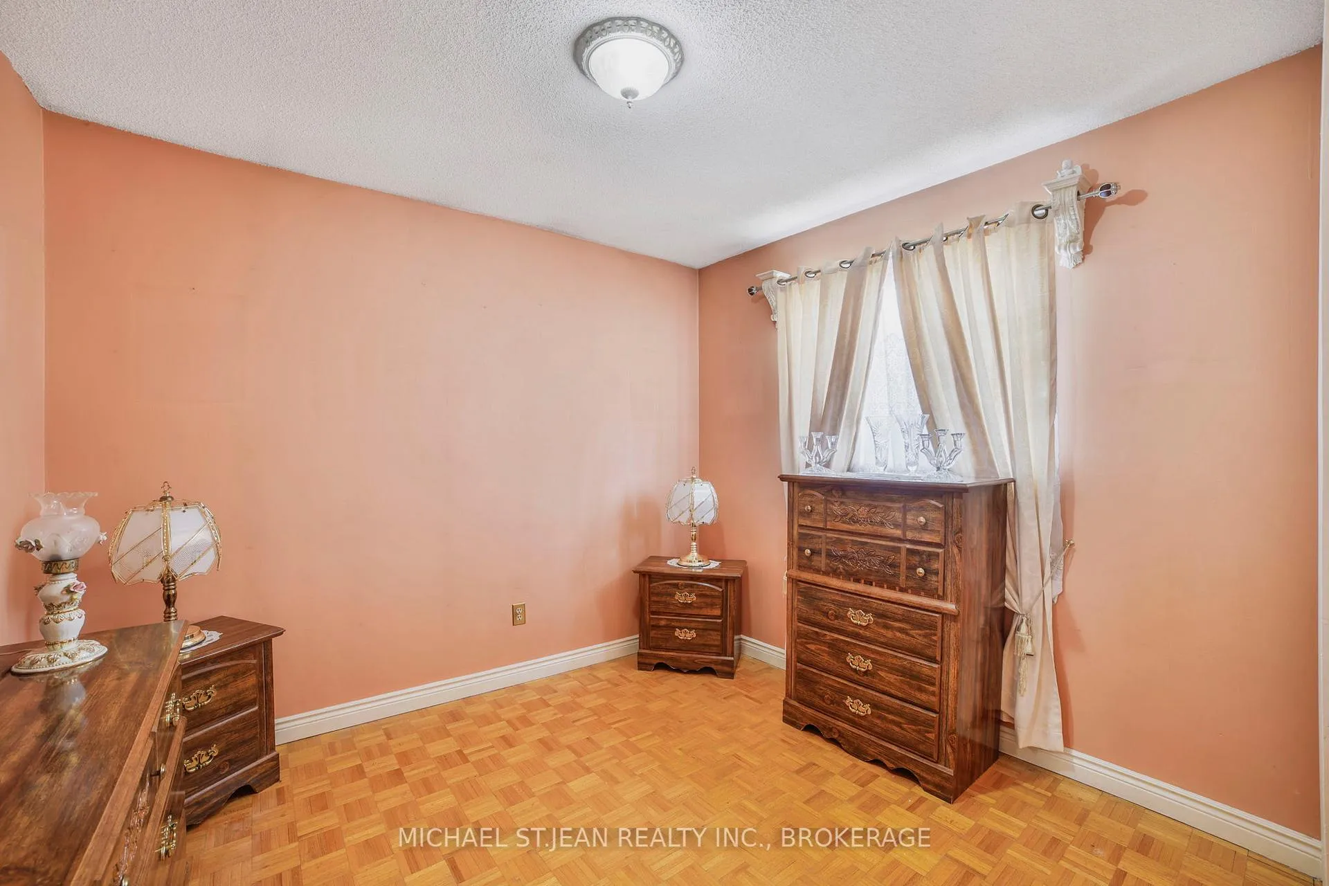 Photo 20 of 576 Stone Church Road E, Hamilton, Butler — HOMEH