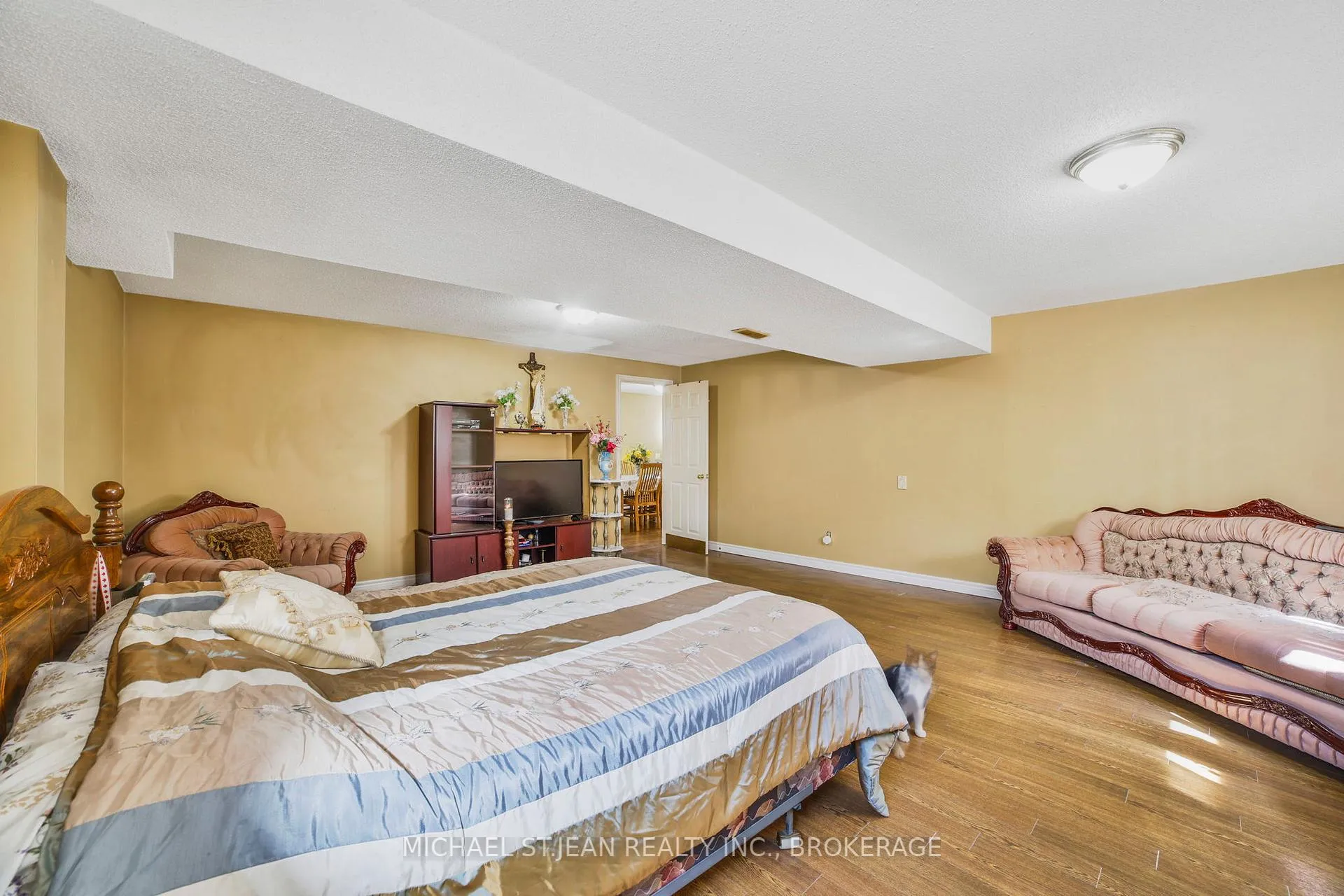 Photo 35 of 576 Stone Church Road E, Hamilton, Butler — HOMEH