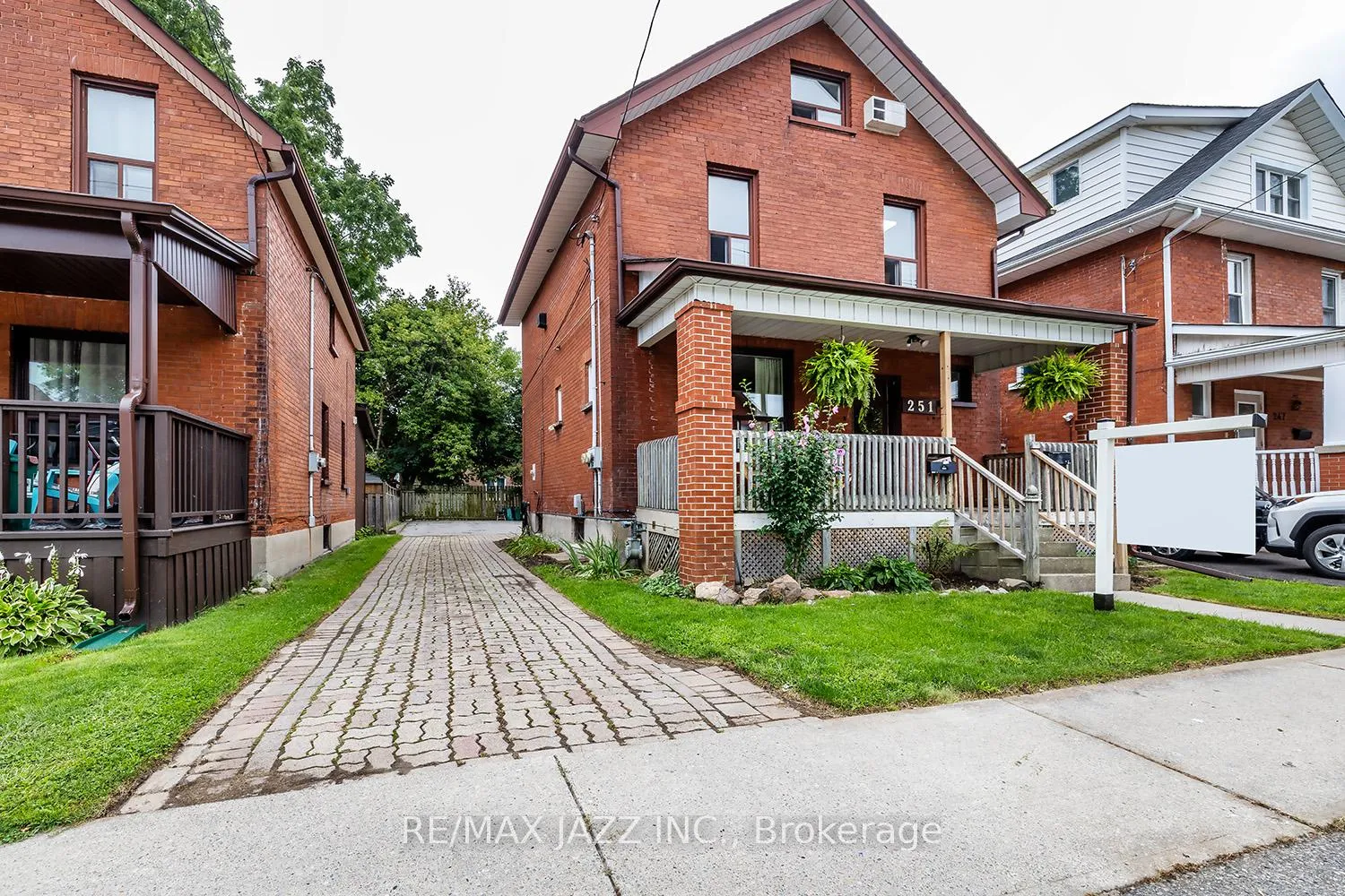 Photo 1 of 251 Arthur Street, Oshawa, Central — HOMEH