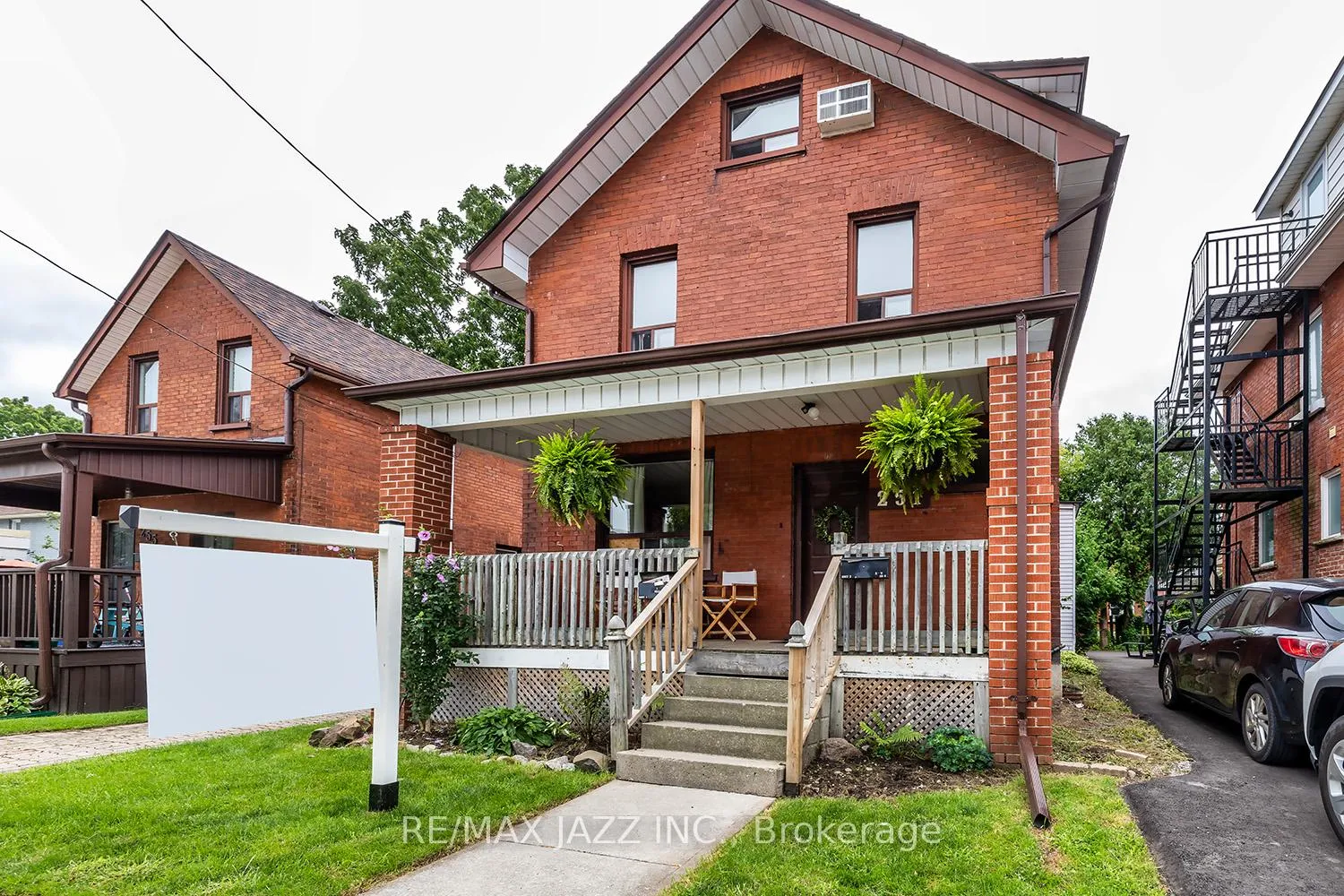 Photo 3 of 251 Arthur Street, Oshawa, Central — HOMEH