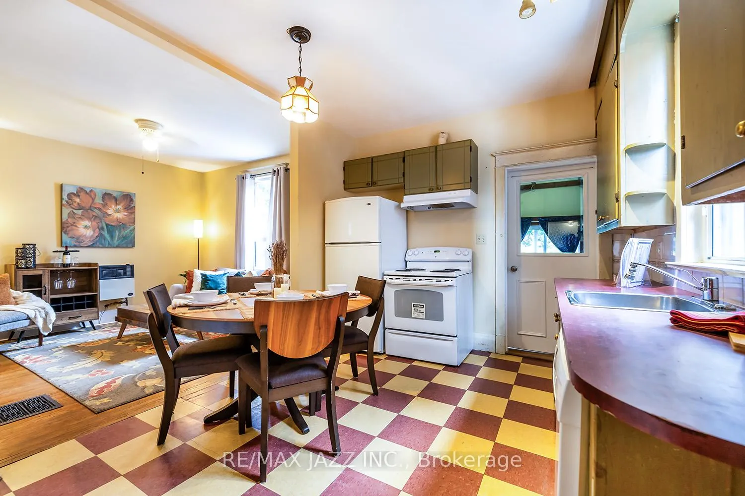 Photo 6 of 251 Arthur Street, Oshawa, Central — HOMEH