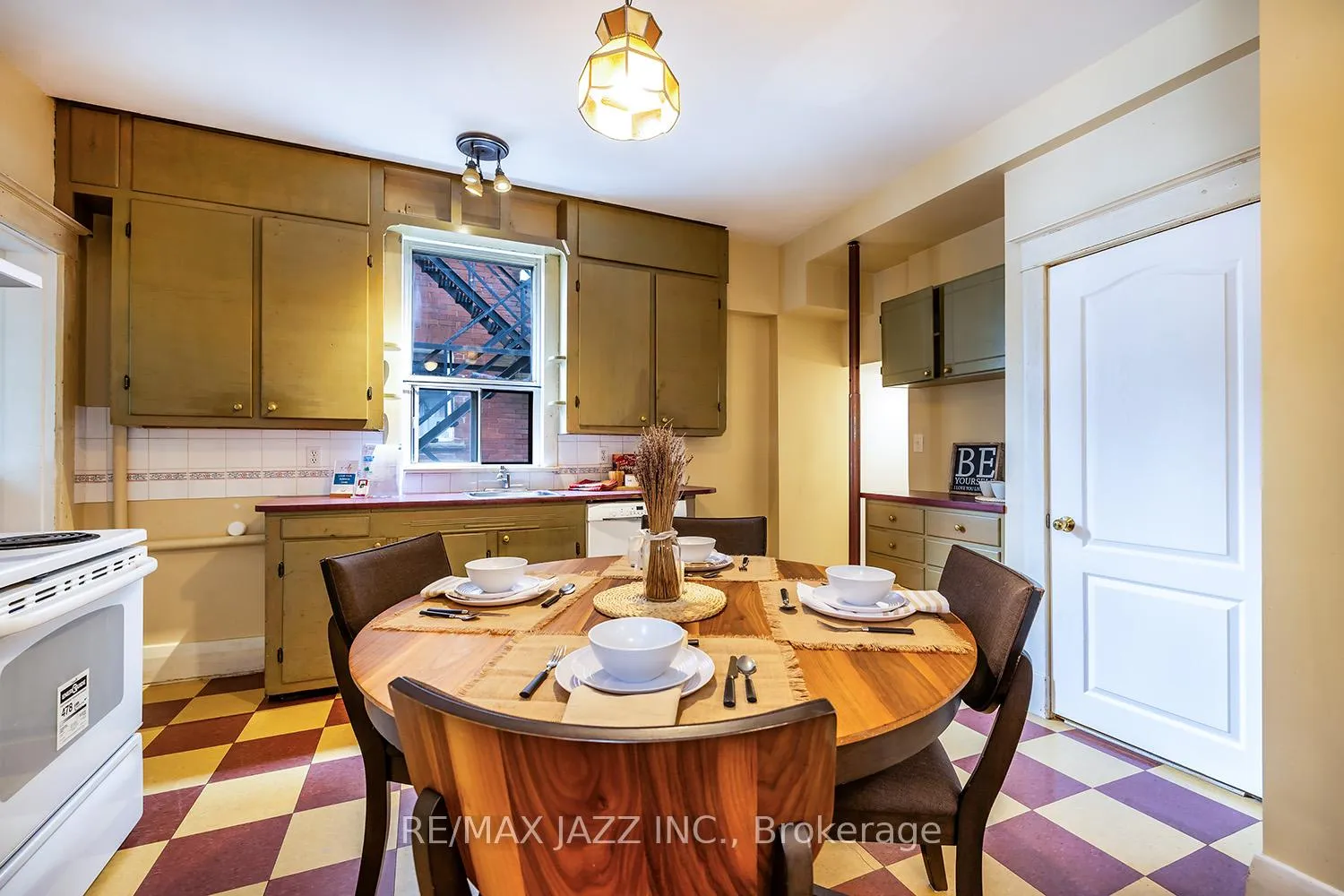 Photo 7 of 251 Arthur Street, Oshawa, Central — HOMEH